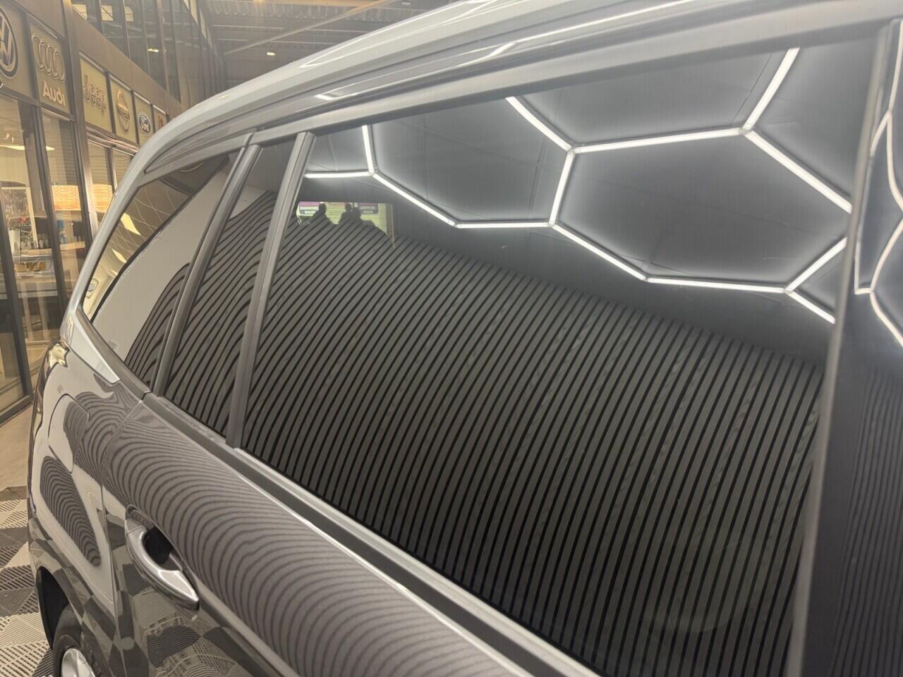 Citroen Grand C4 Spacetourer view 32