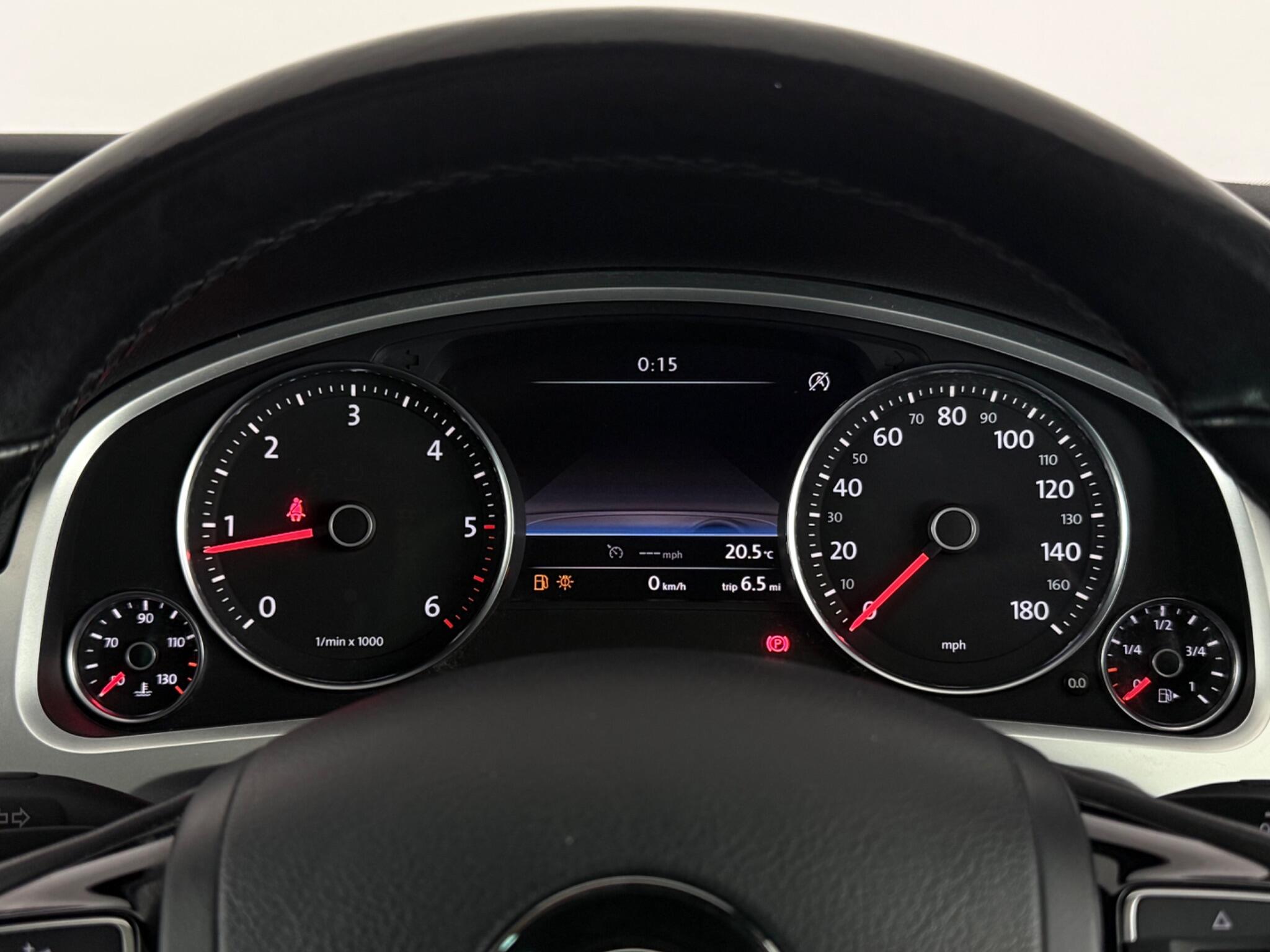 Volkswagen Touareg view 16
