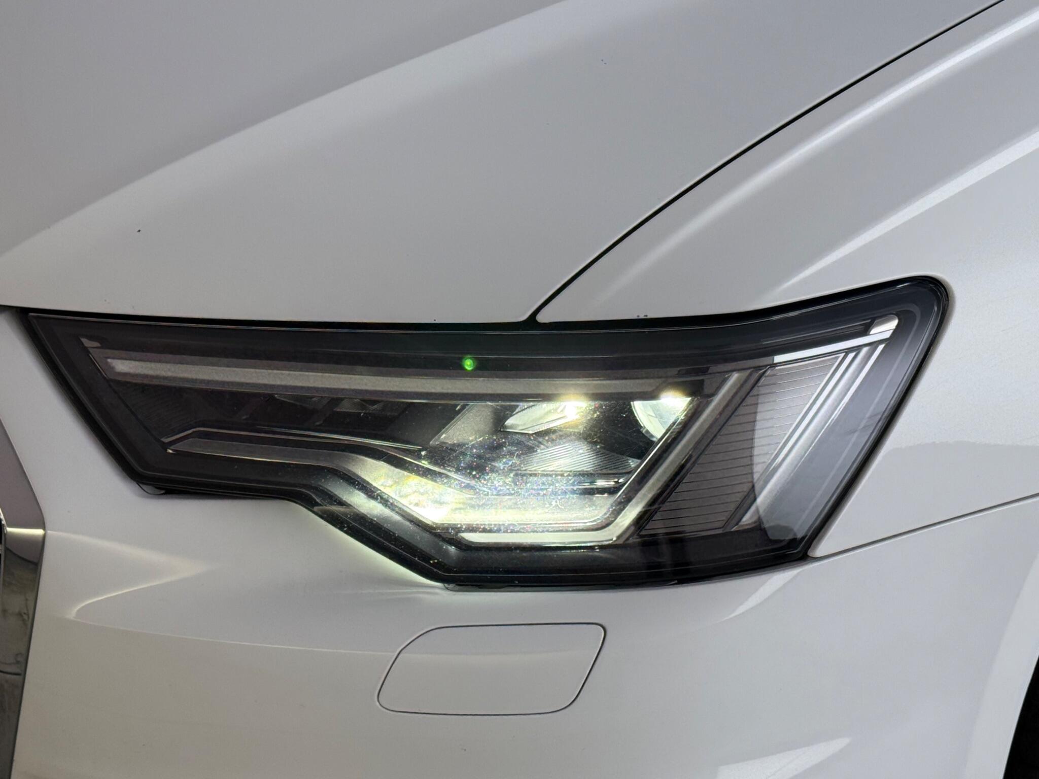 Audi A6 view 13