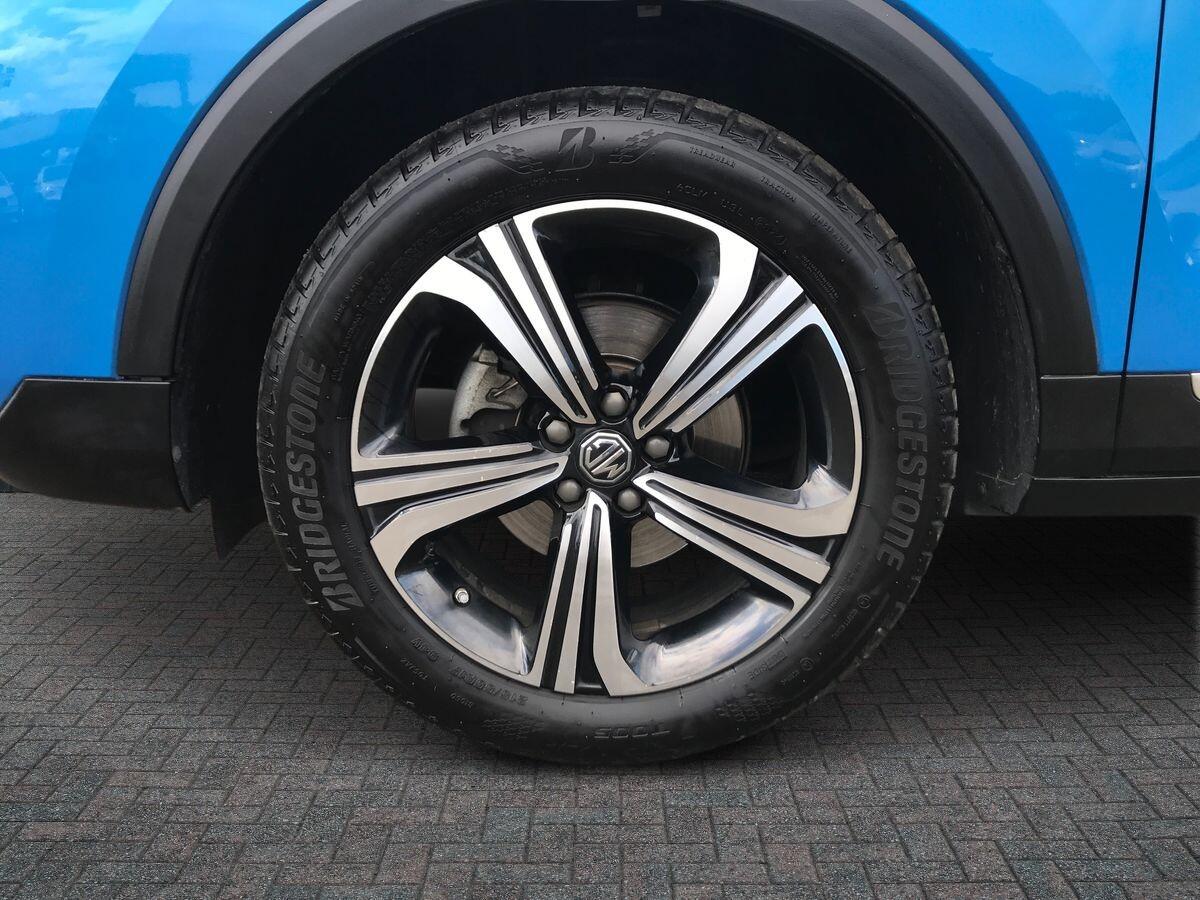 MG ZS view 12
