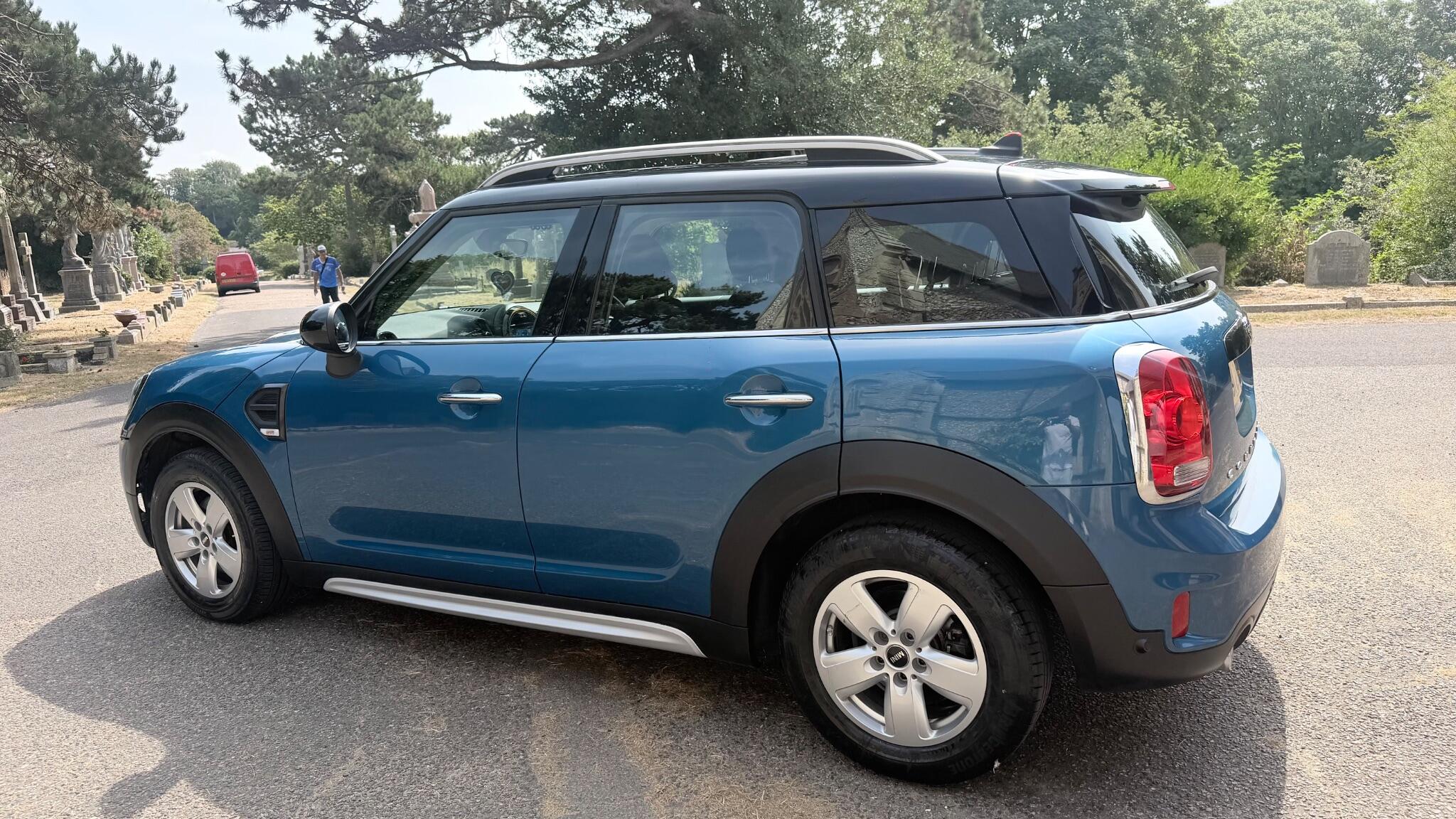 Mini Countryman view 18
