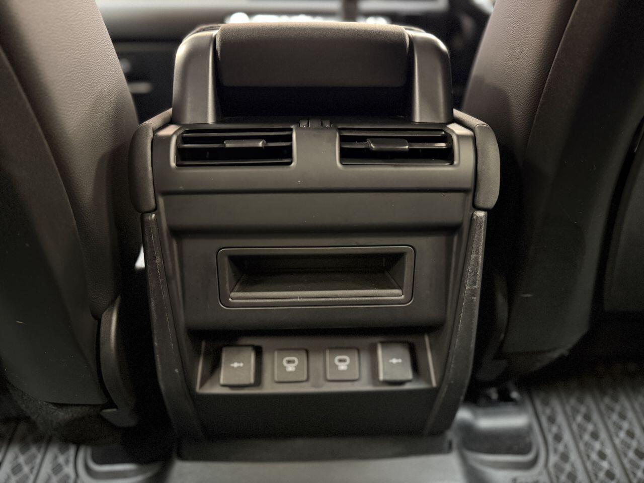 Land Rover Defender 110 view 42