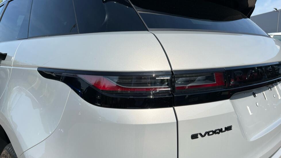Land Rover Range Rover Evoque view 19