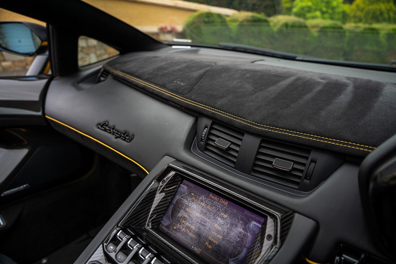 Lamborghini Aventador view 78