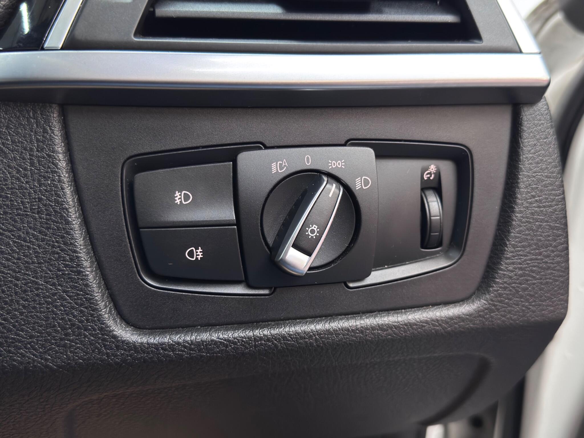 BMW 3 Series view 30