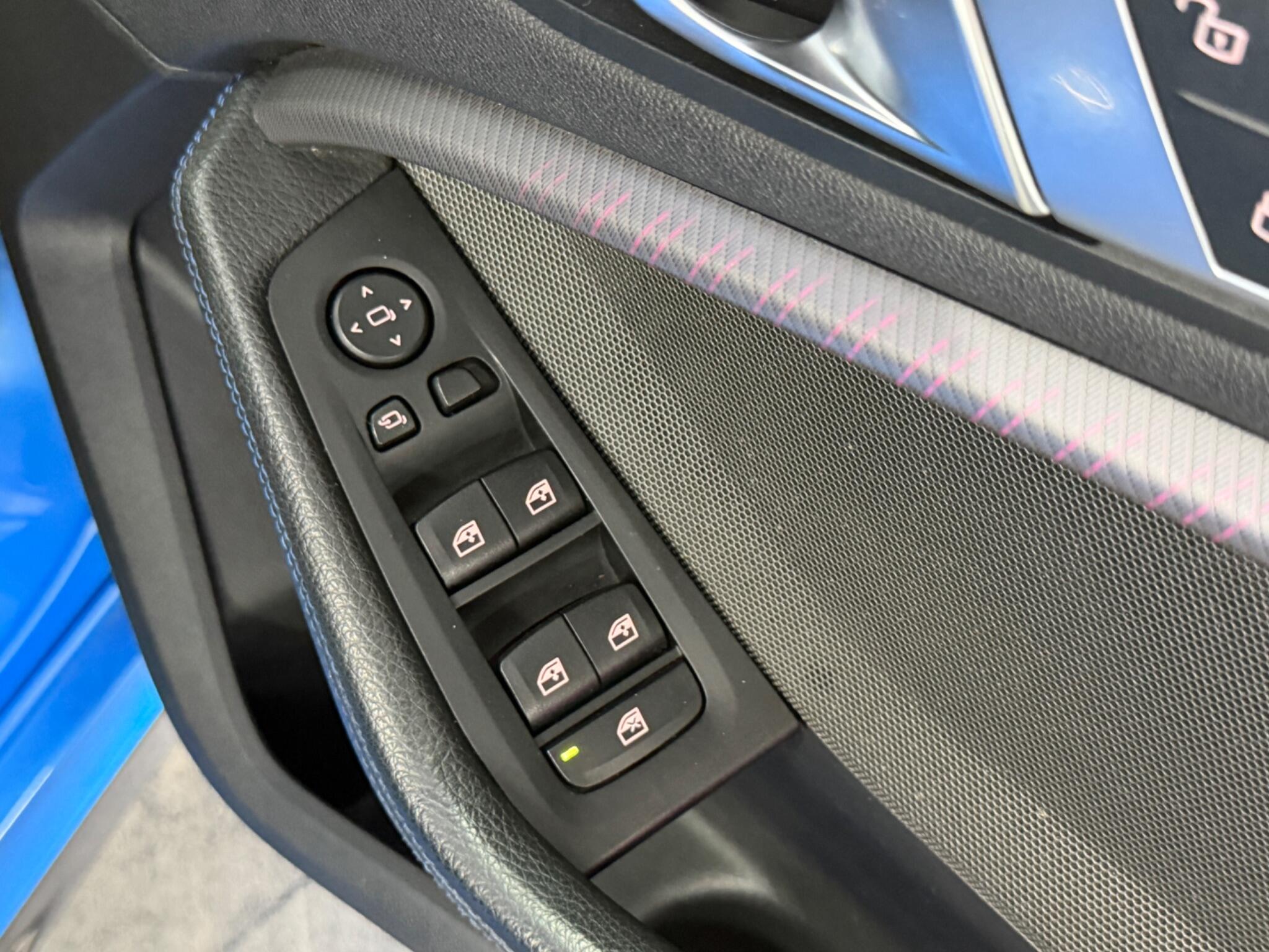 BMW 1 Series view 24