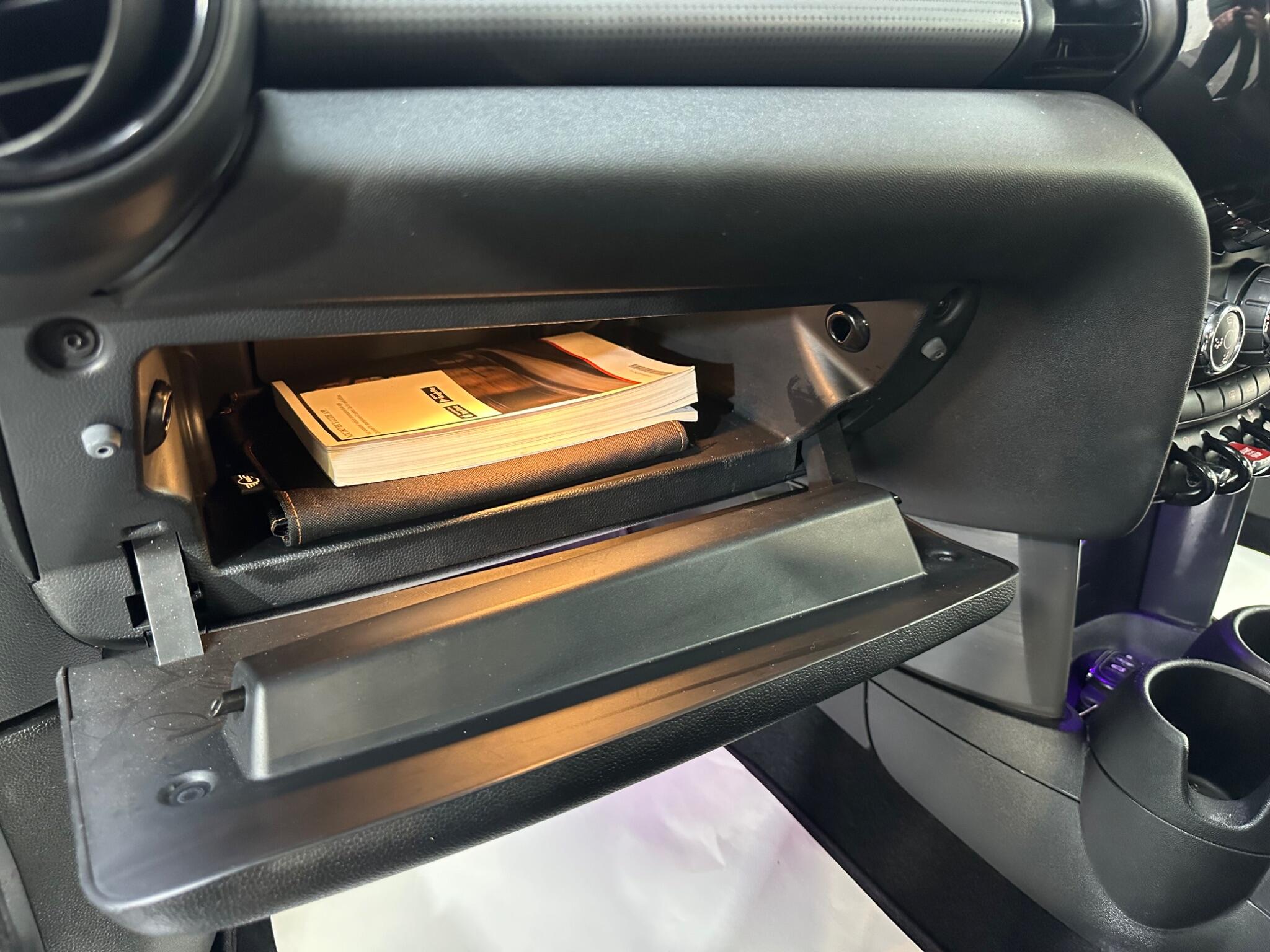Mini Hatch view 42