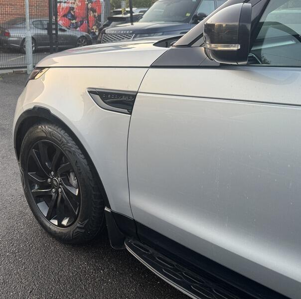 Land Rover Discovery 3 view 25