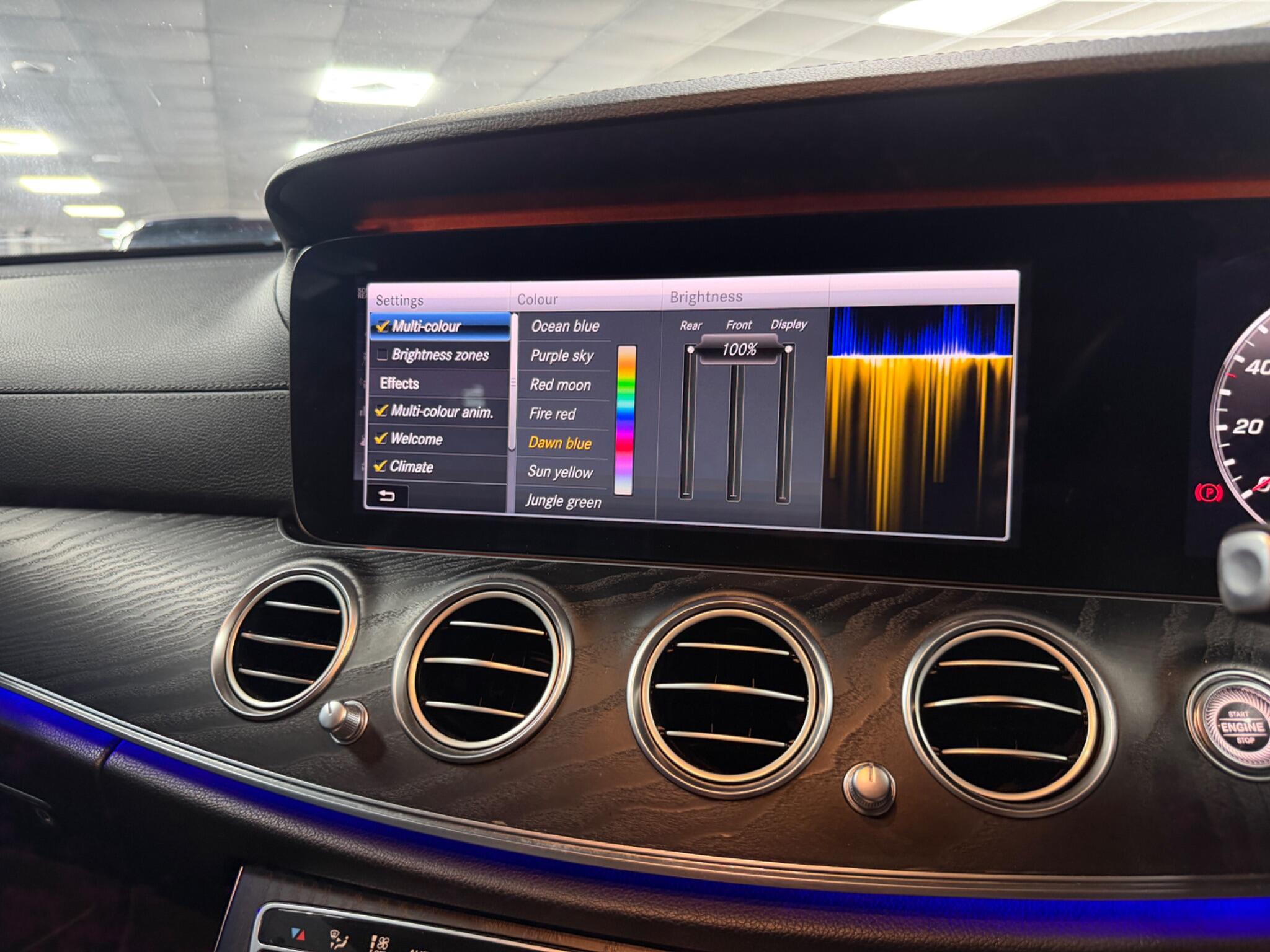 Mercedes-Benz E Class view 51