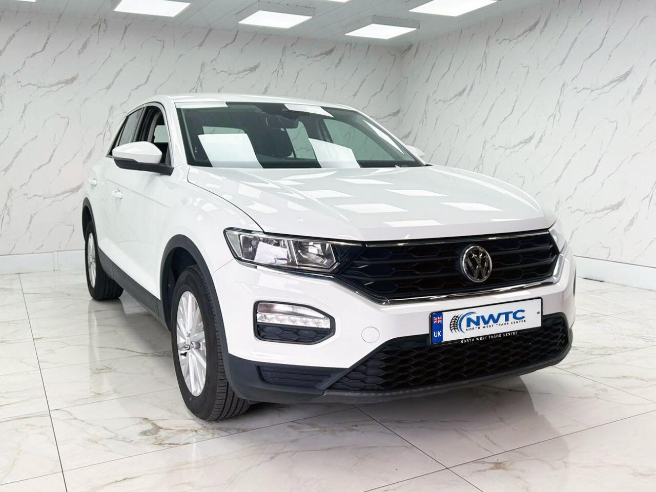 Volkswagen T-Roc view 4