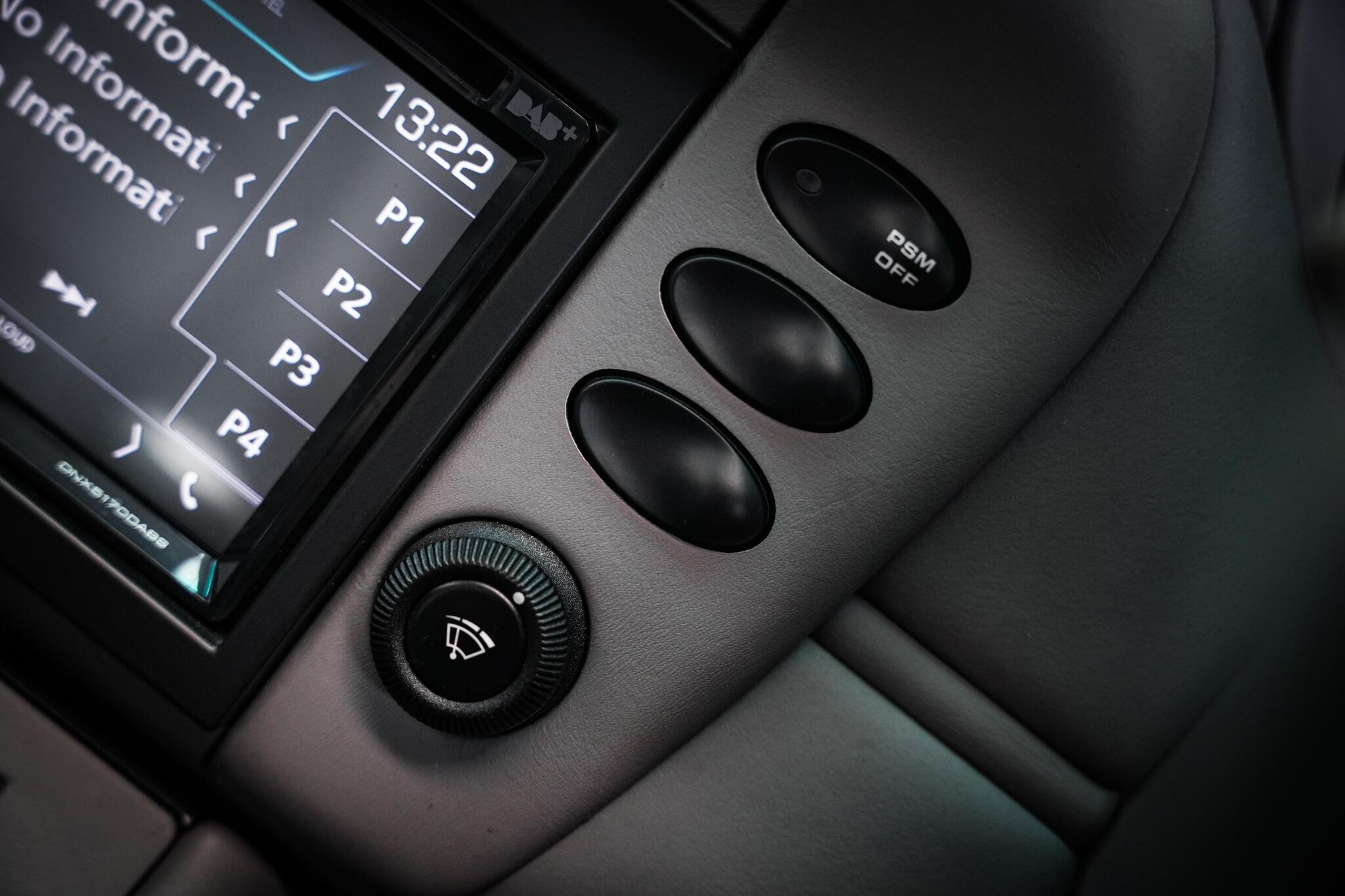 Porsche 911 view 48
