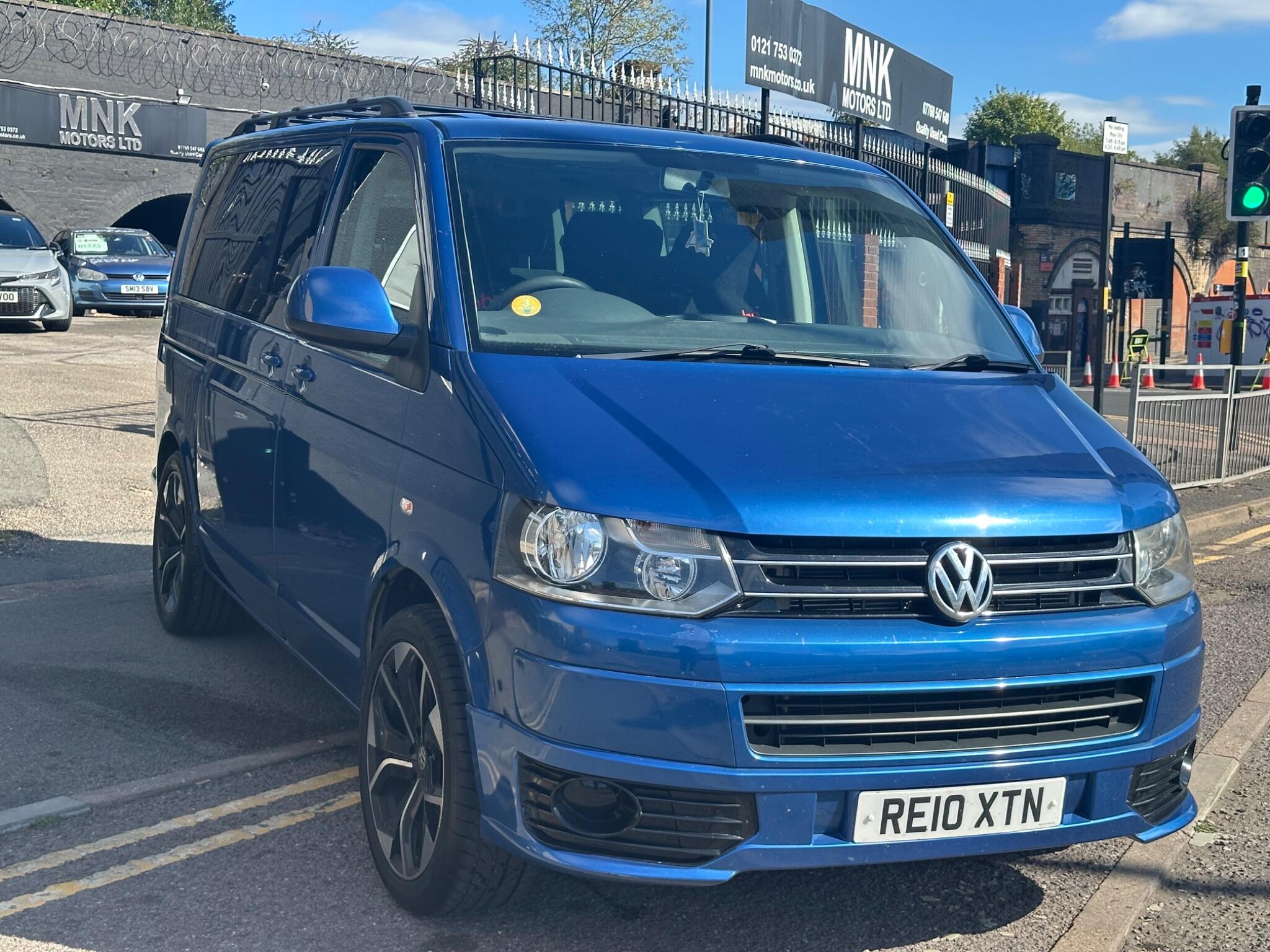 Volkswagen Transporter view 3