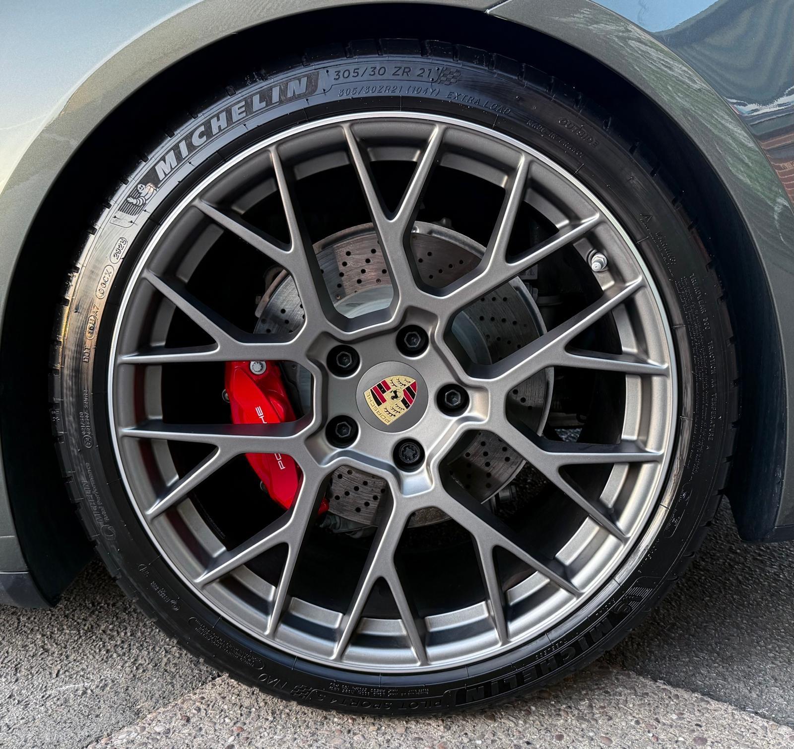 Porsche 911 view 100