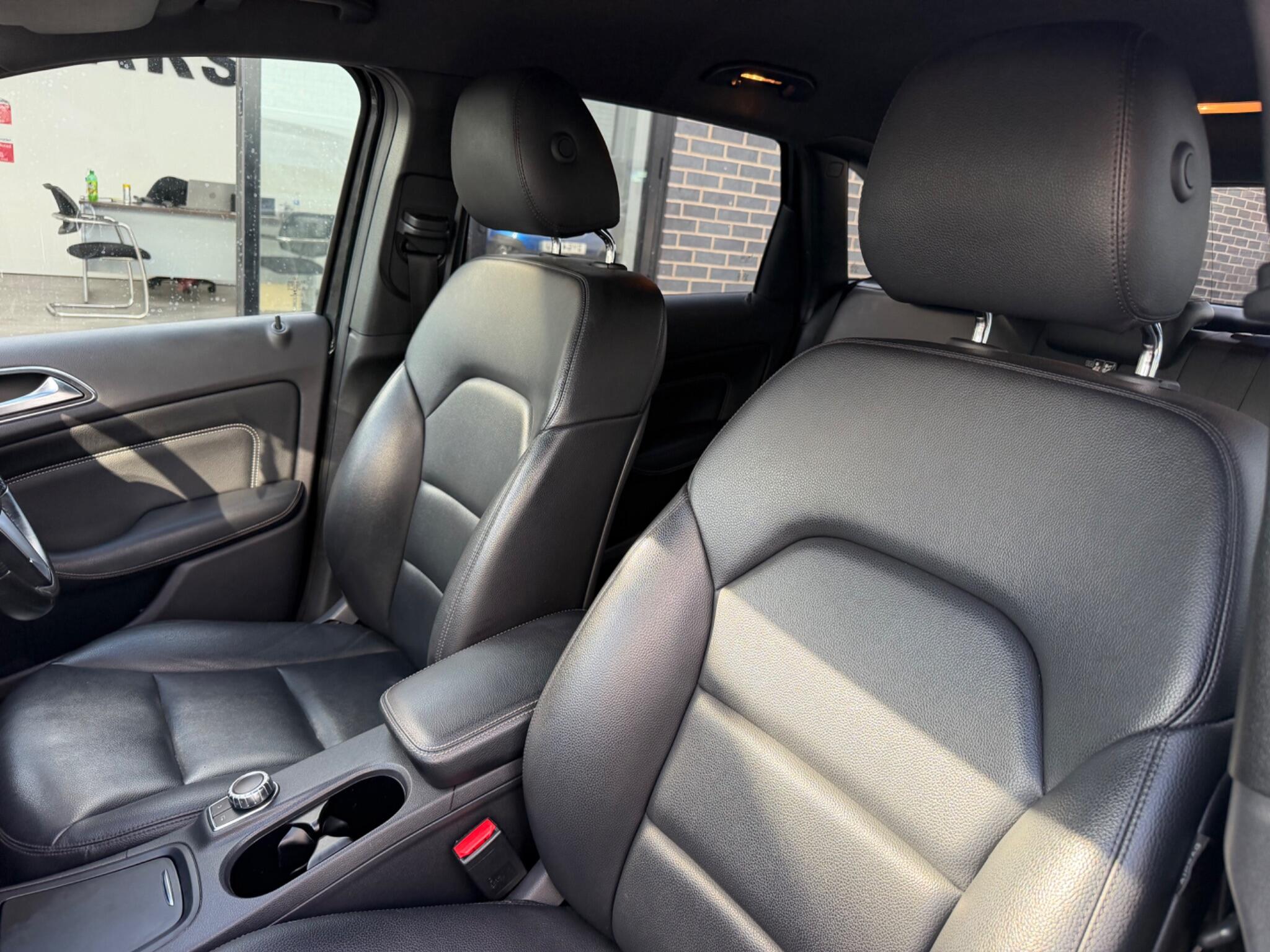 Mercedes-Benz B-Class view 17