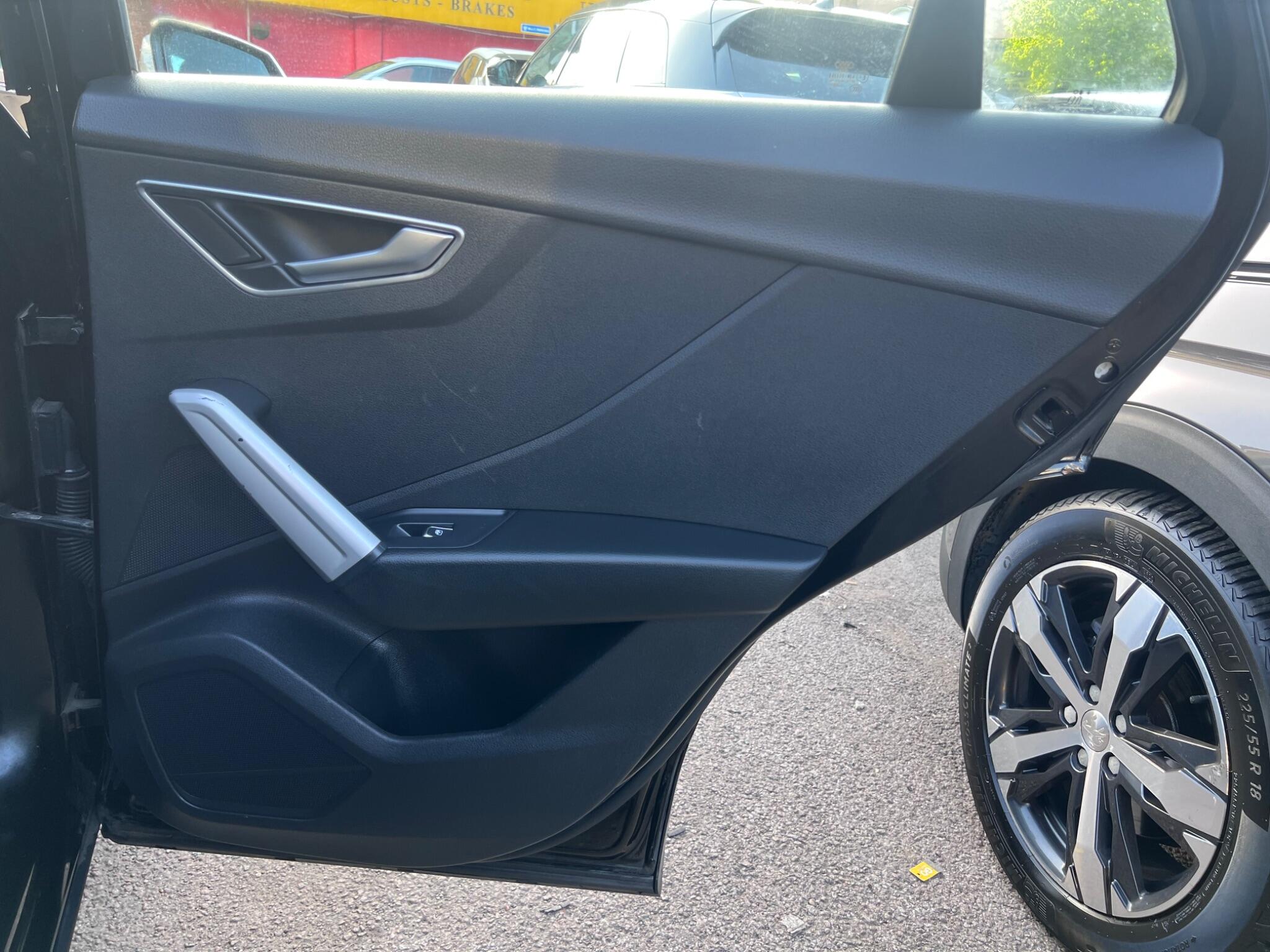 Audi Q2 view 35