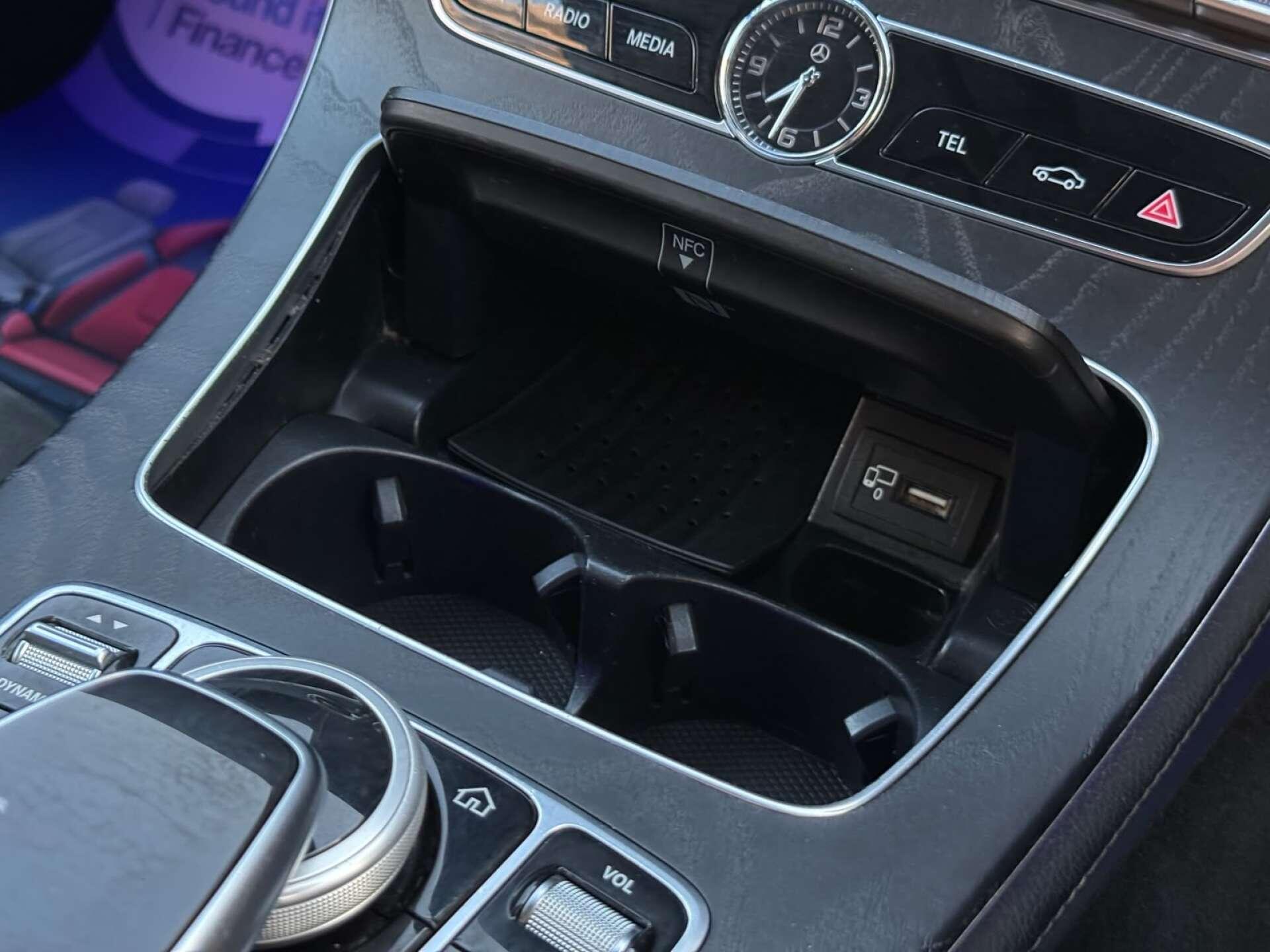 Mercedes-Benz E Class view 61