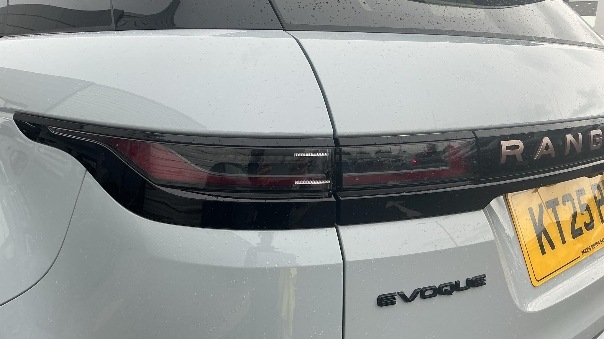 Land Rover Range Rover Evoque view 19