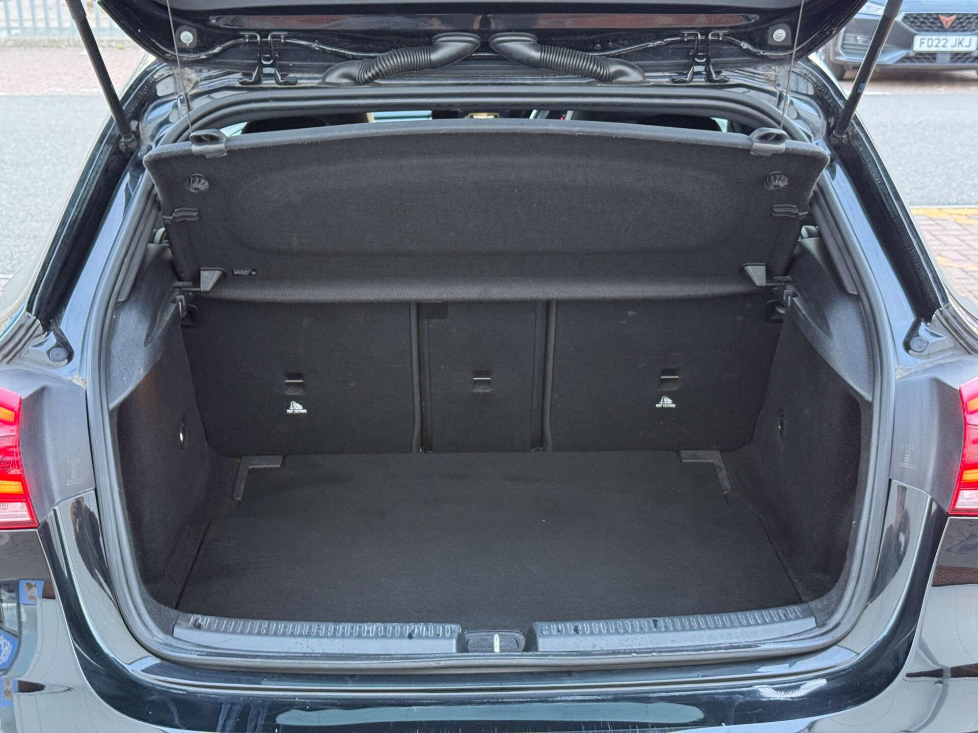 Mercedes-Benz A-Class view 32