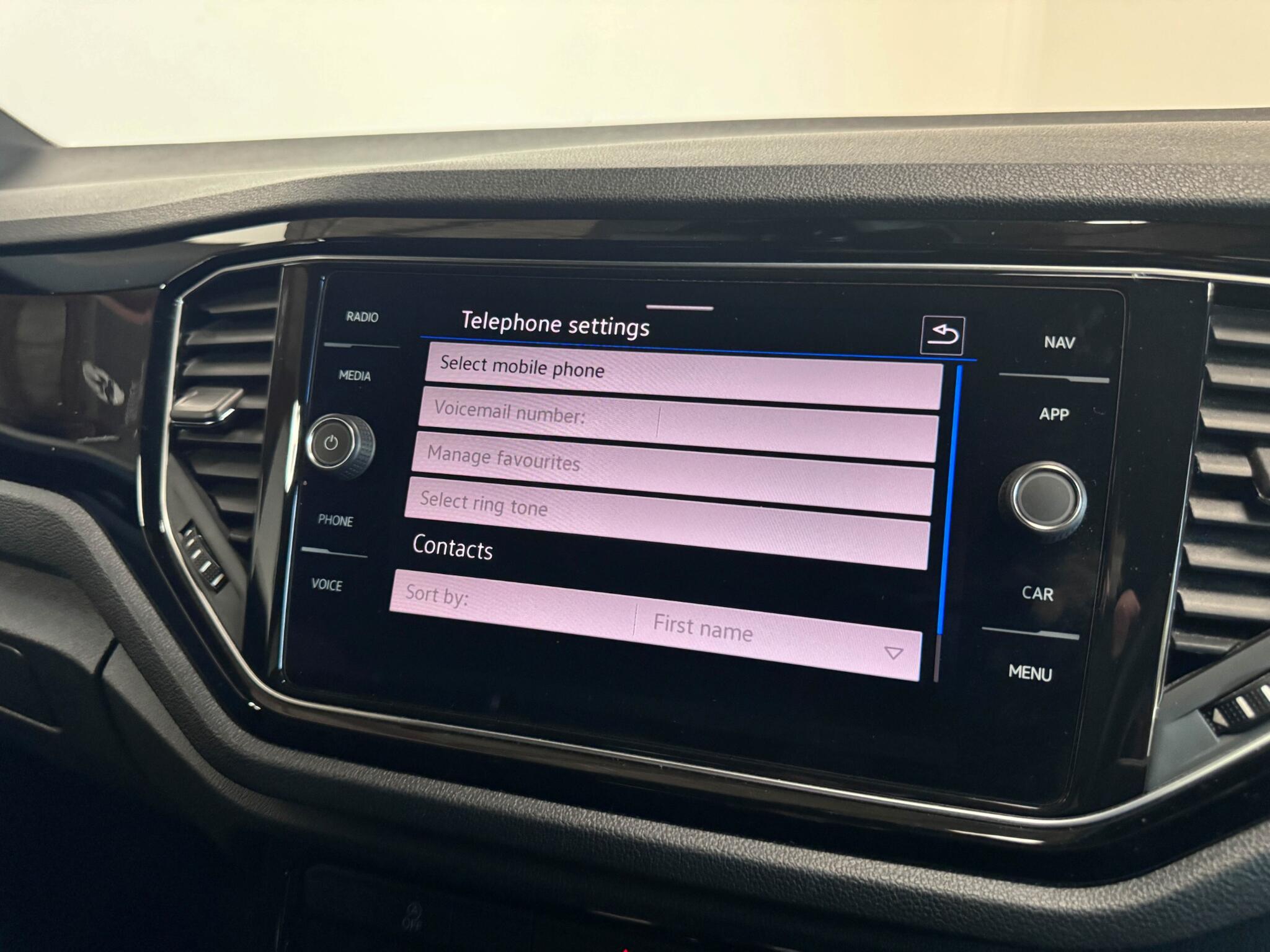 Volkswagen T-Roc view 47