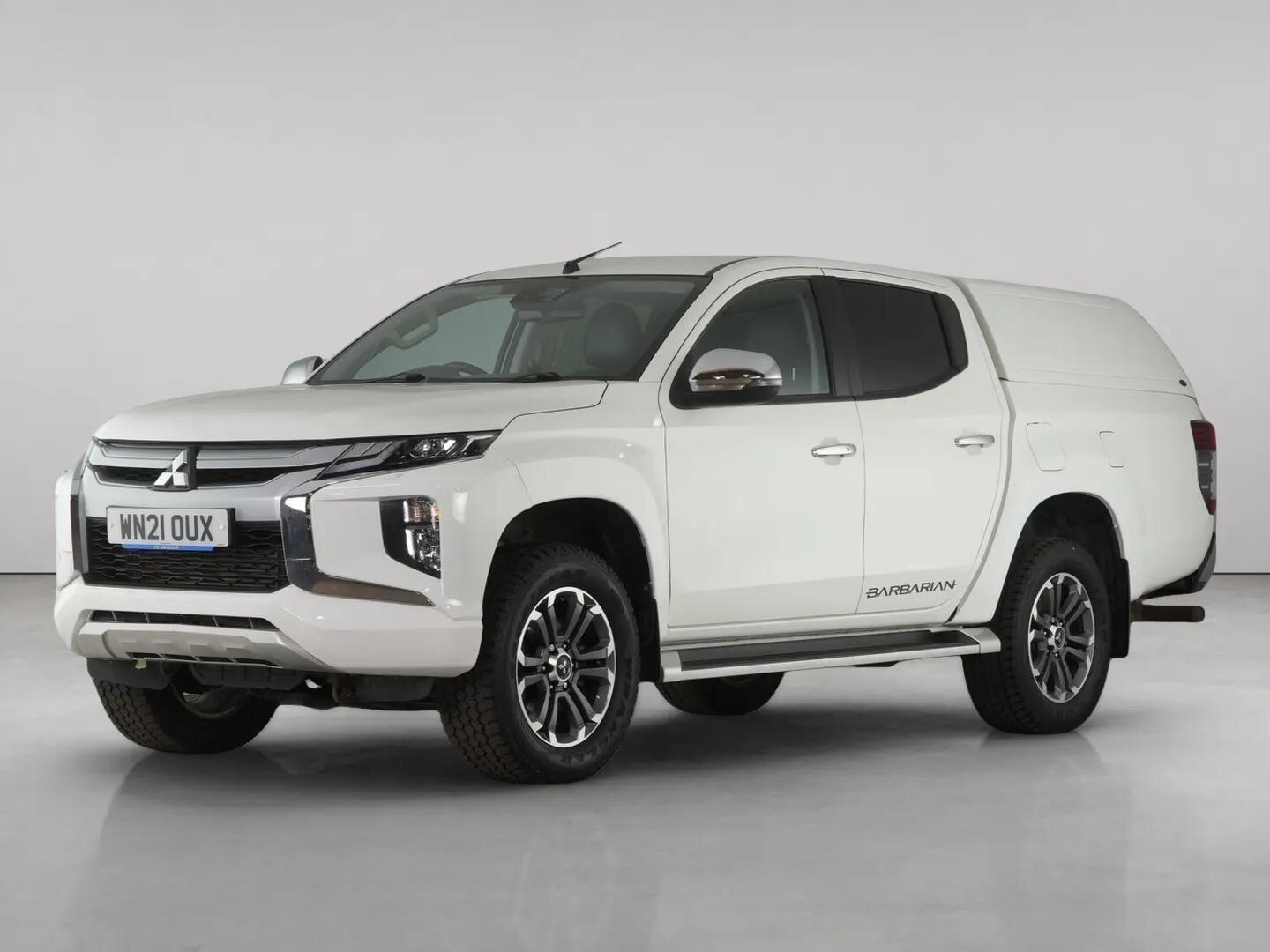 Mitsubishi L200 view 2