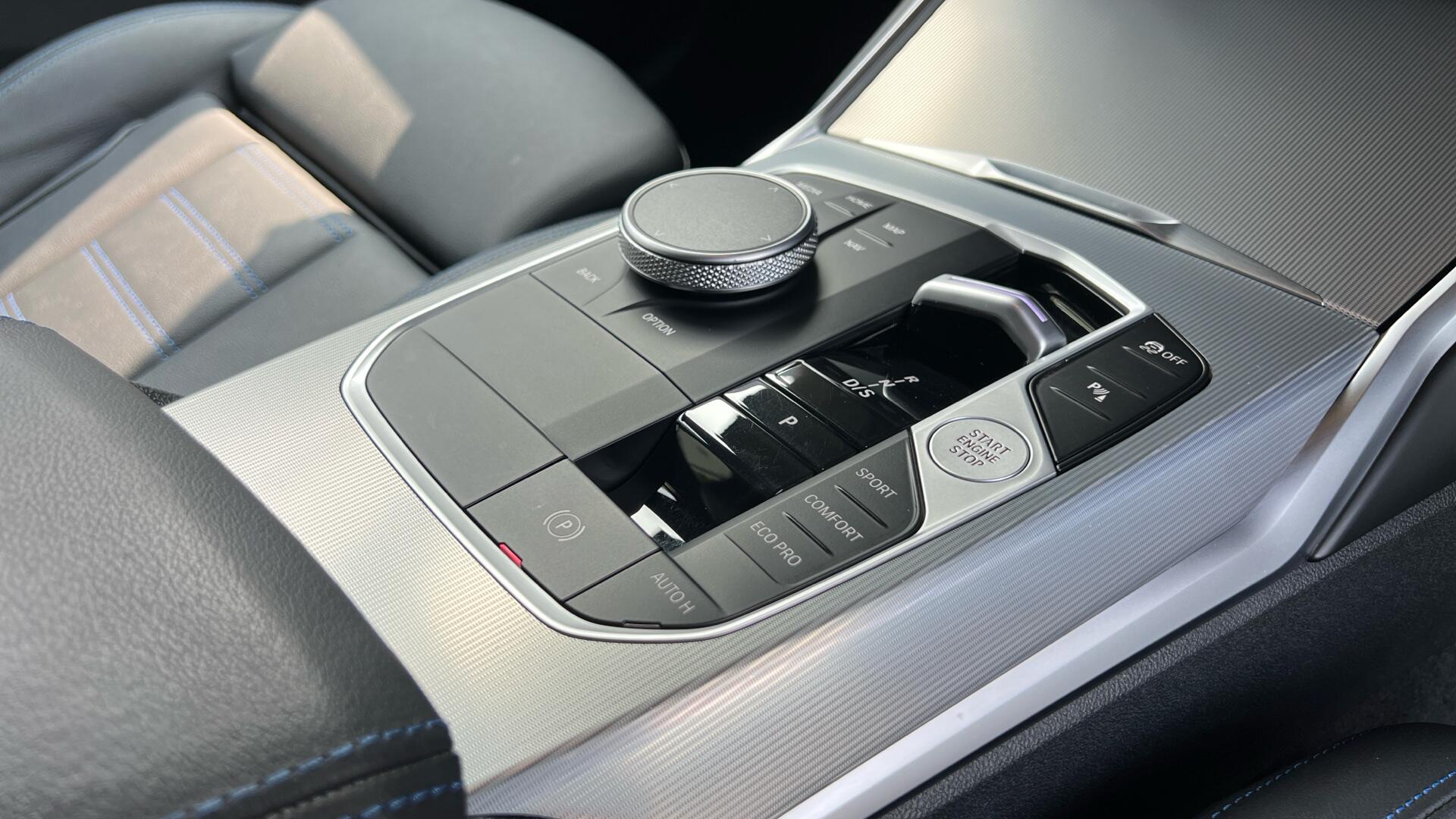 BMW 3 Series view 10