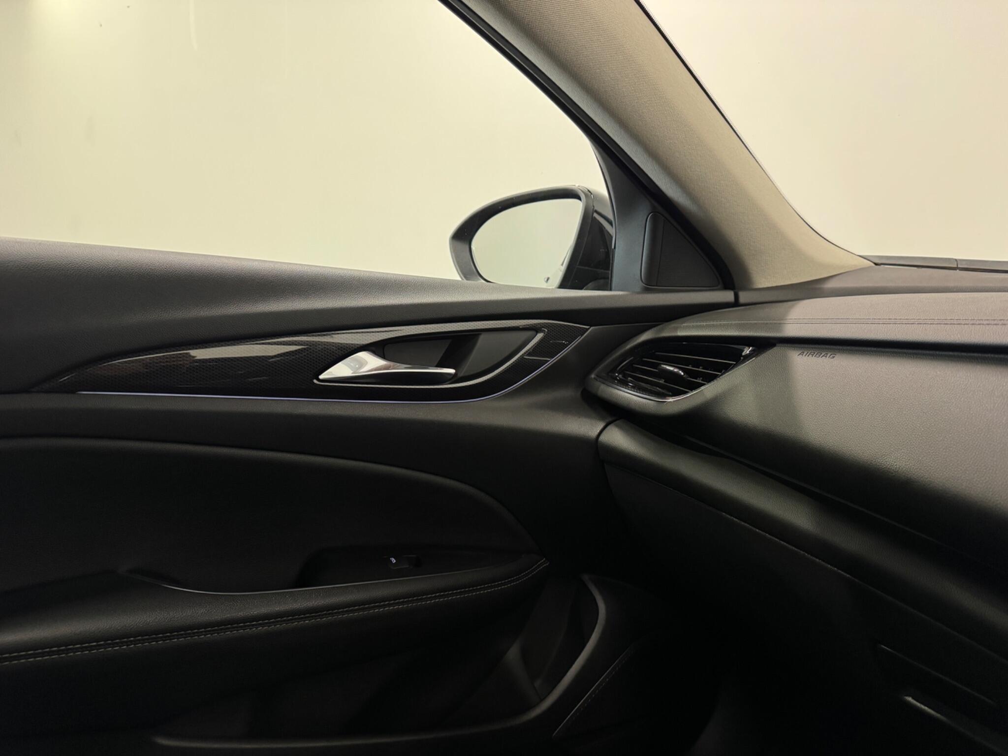 Vauxhall Insignia view 23