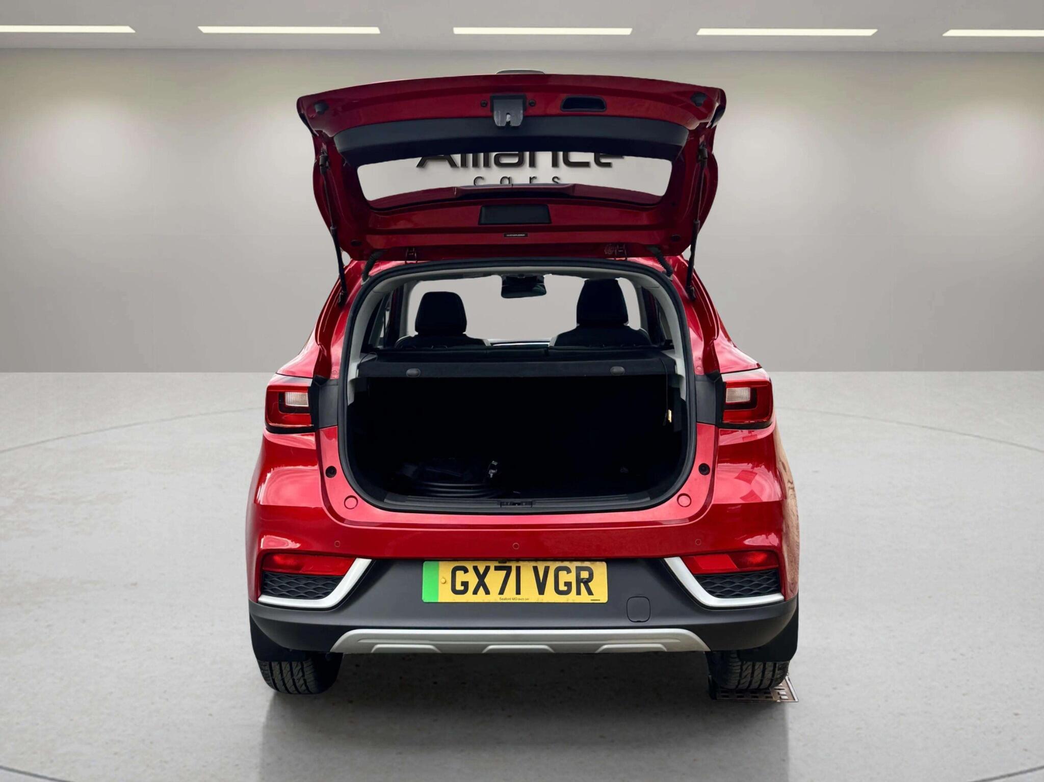 MG ZS view 70