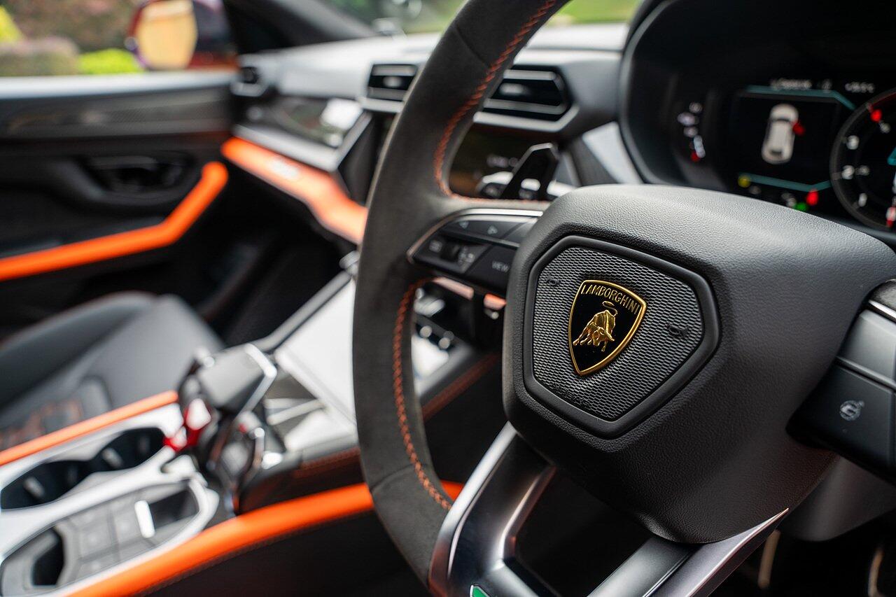 Lamborghini Urus view 50