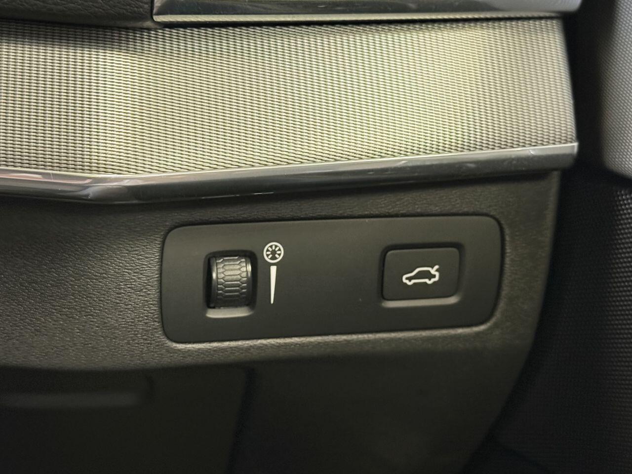 Volvo XC90 view 43