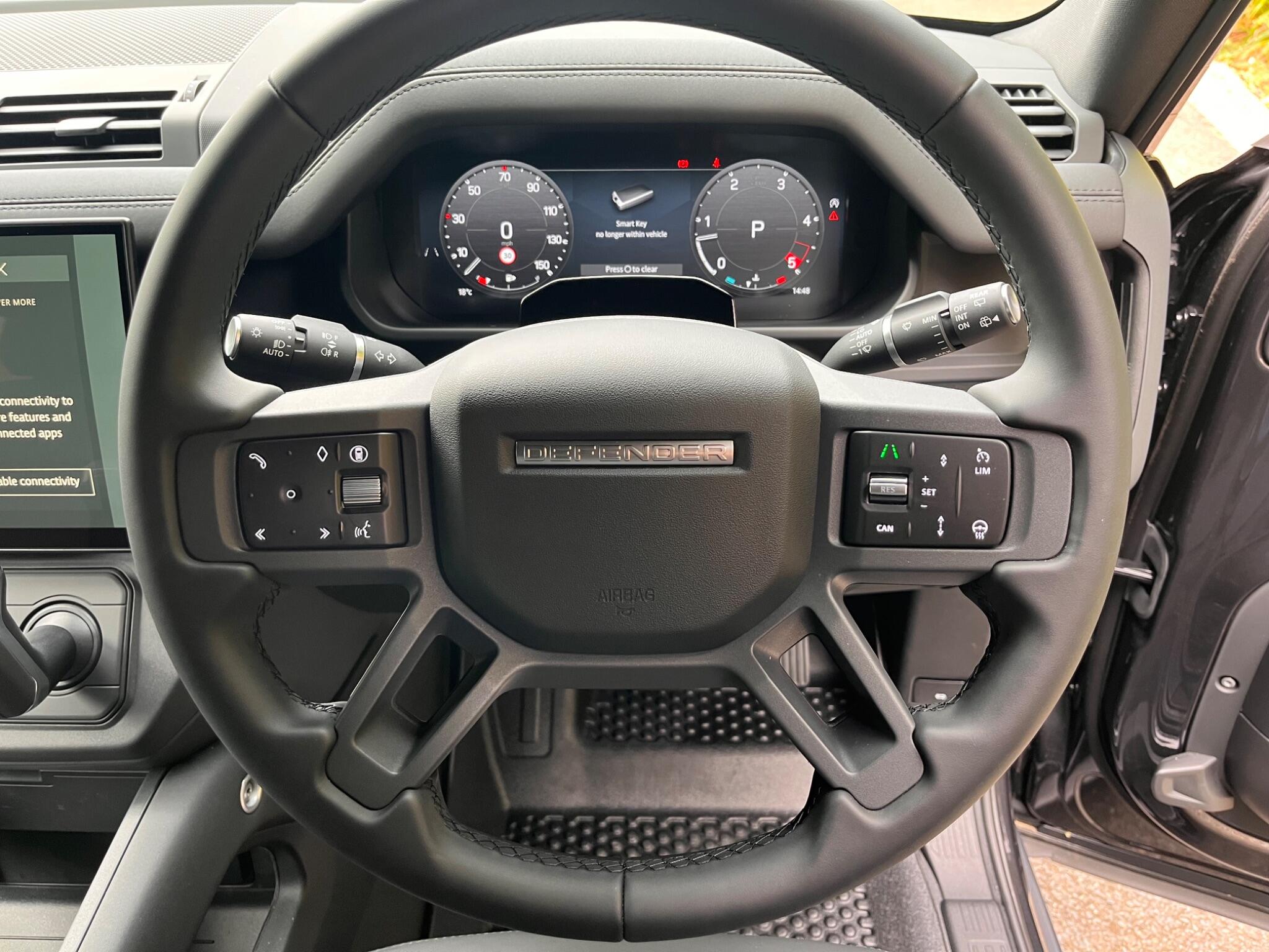 Land Rover Defender view 29