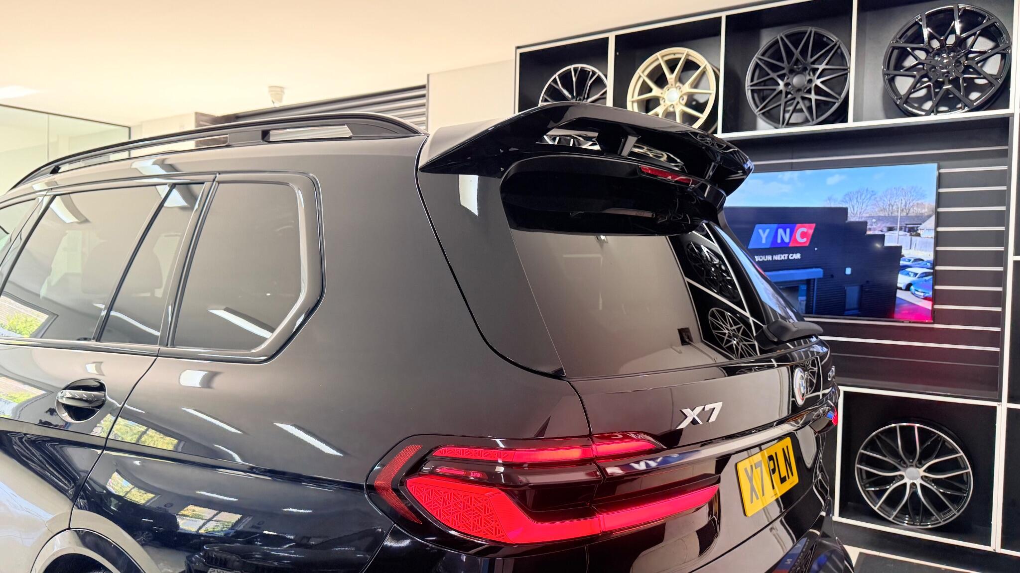 BMW X7 view 30