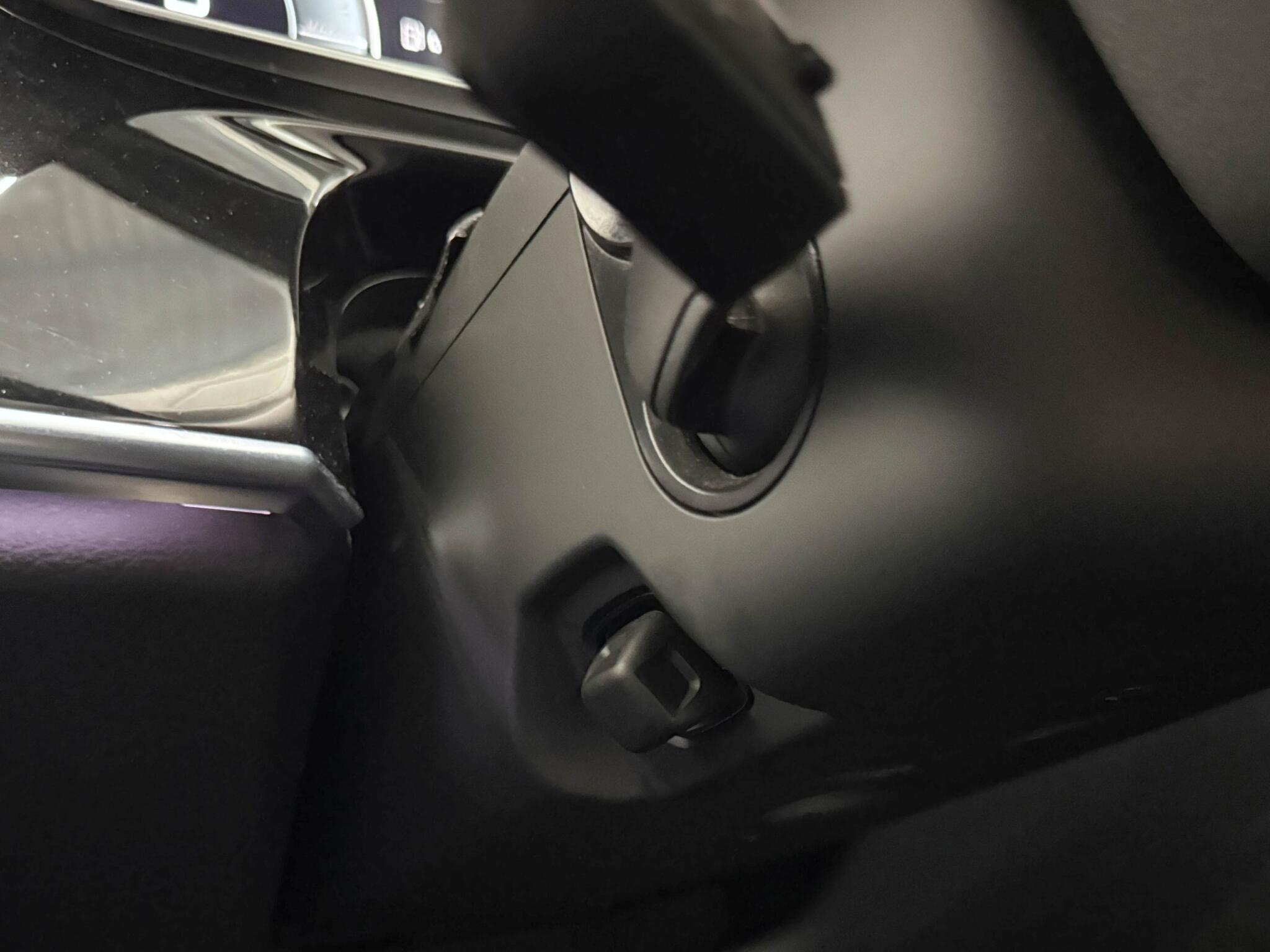 Audi A8 view 17