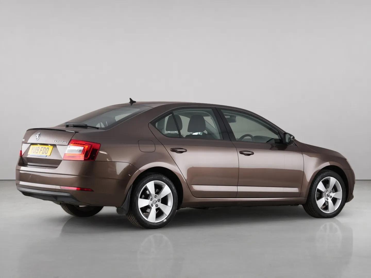 Skoda Octavia view 6
