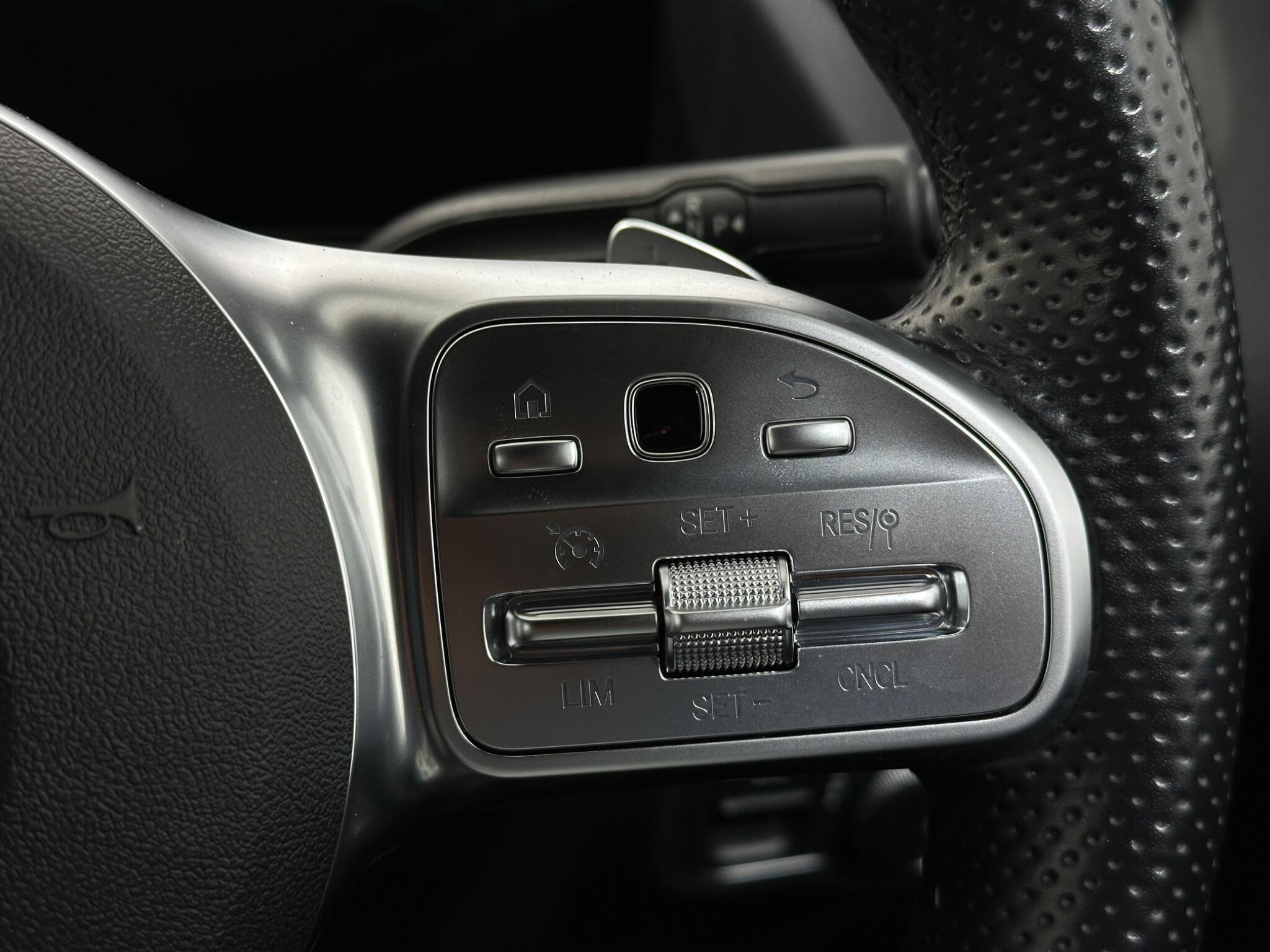 Mercedes-Benz Gla view 16