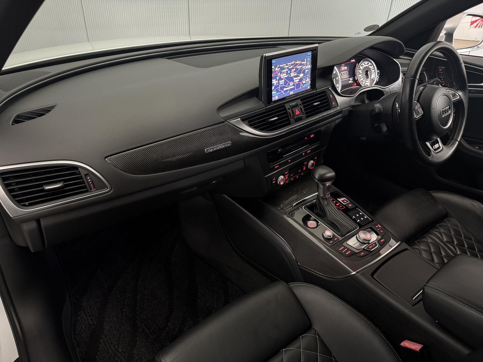 Audi S6 Saloon view 52