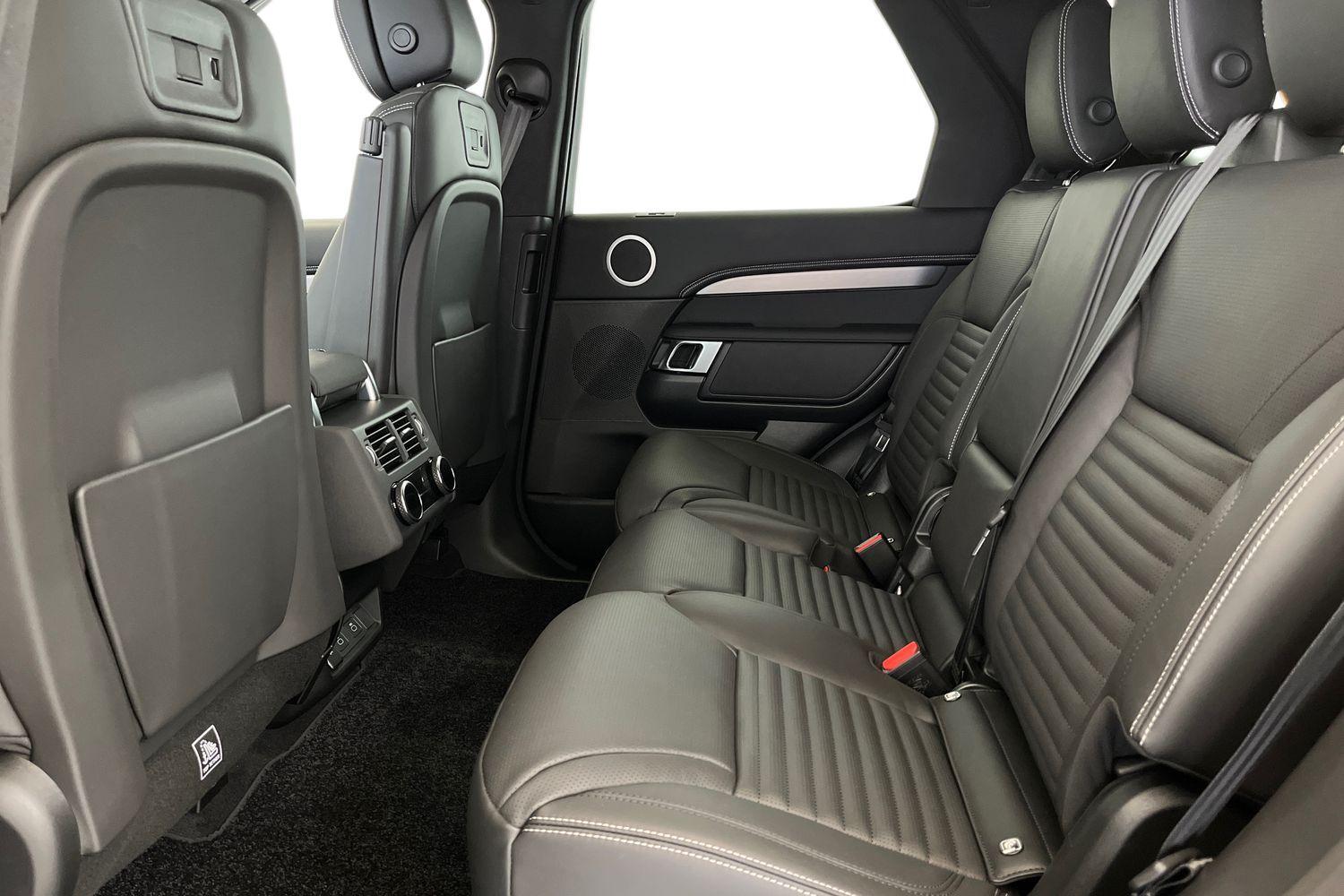 Land Rover Discovery view 4