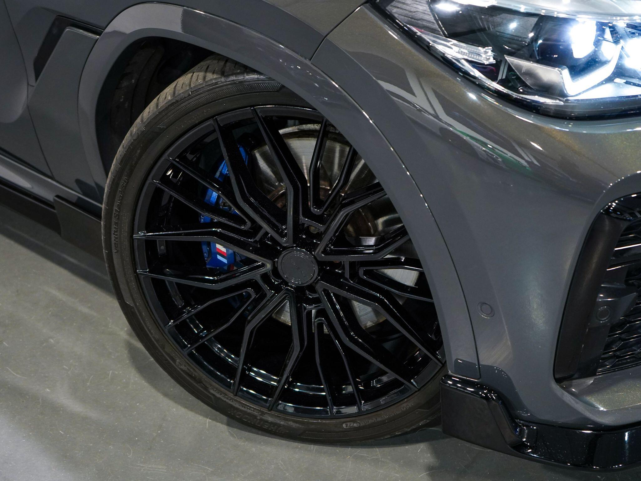 BMW X6 view 24