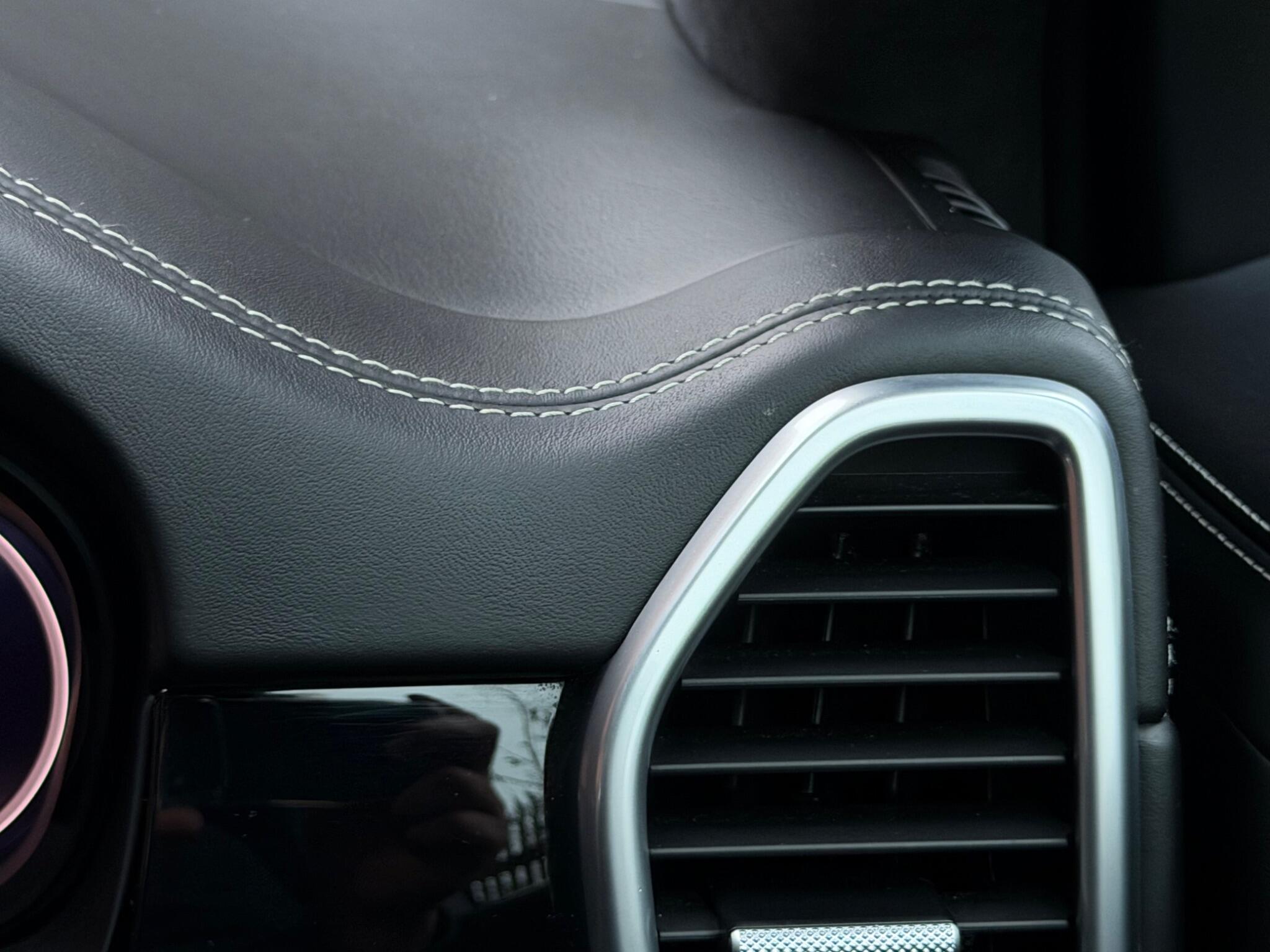 Porsche Cayenne view 39