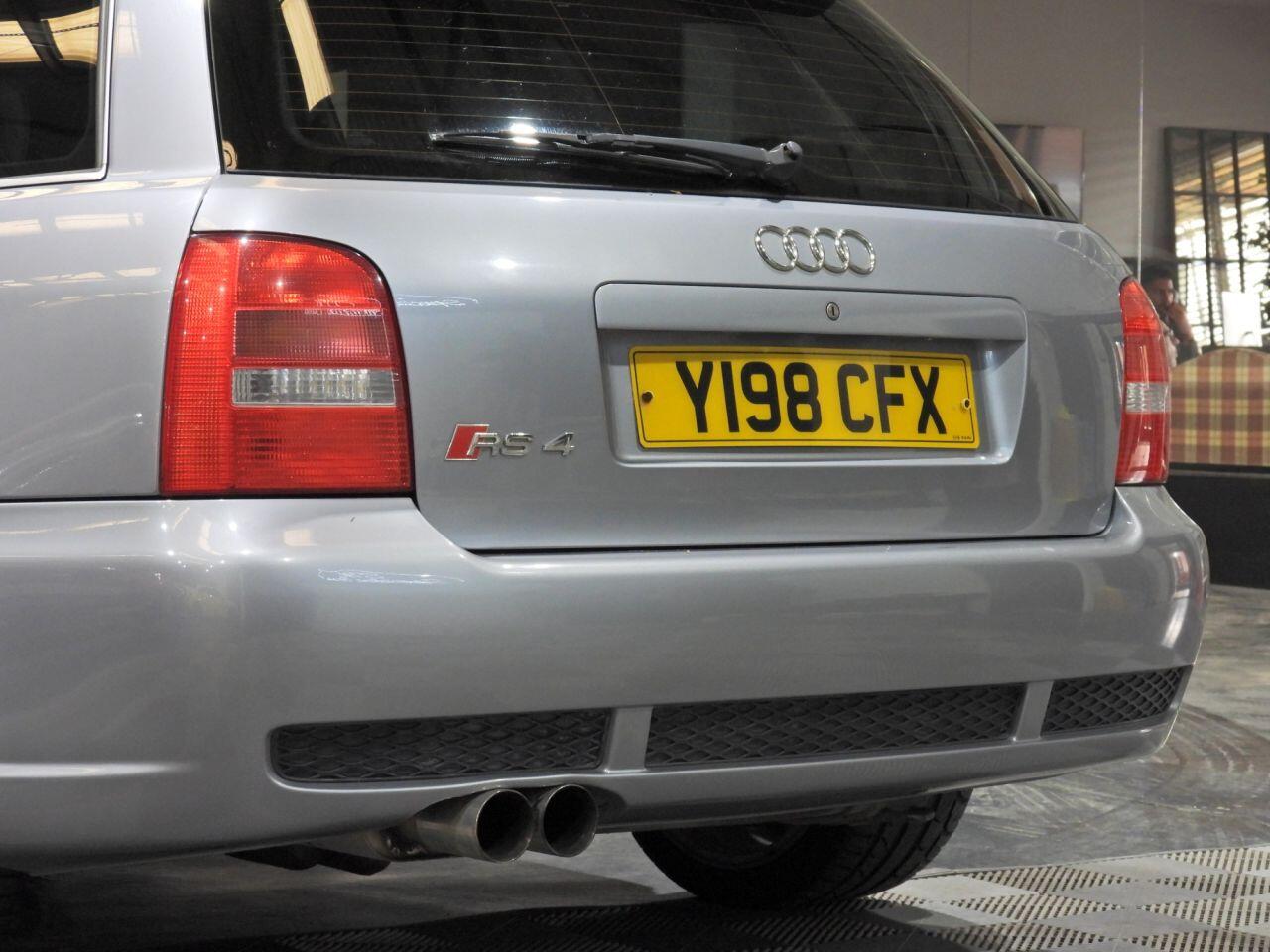 Audi RS4 view 47