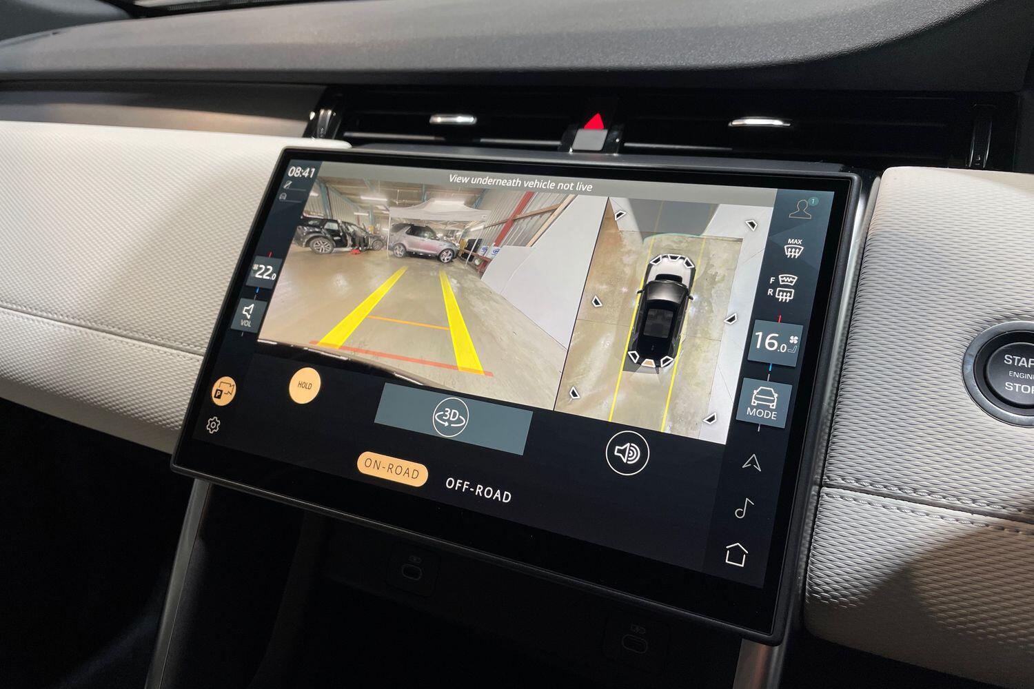Land Rover Discovery Sport view 16