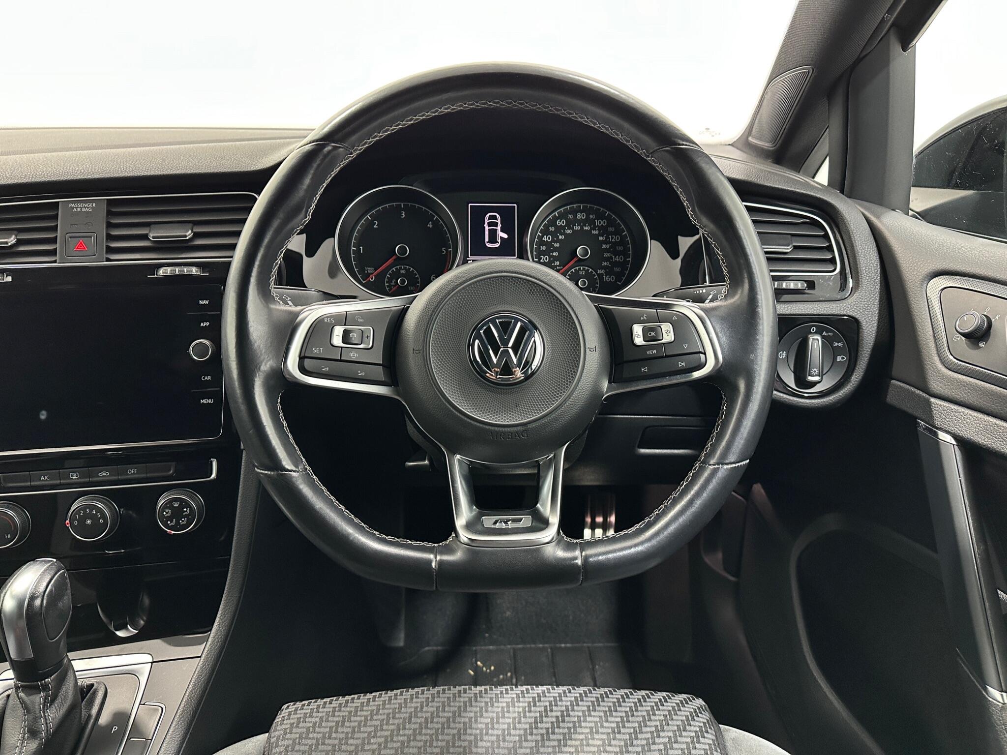 Volkswagen Golf view 13
