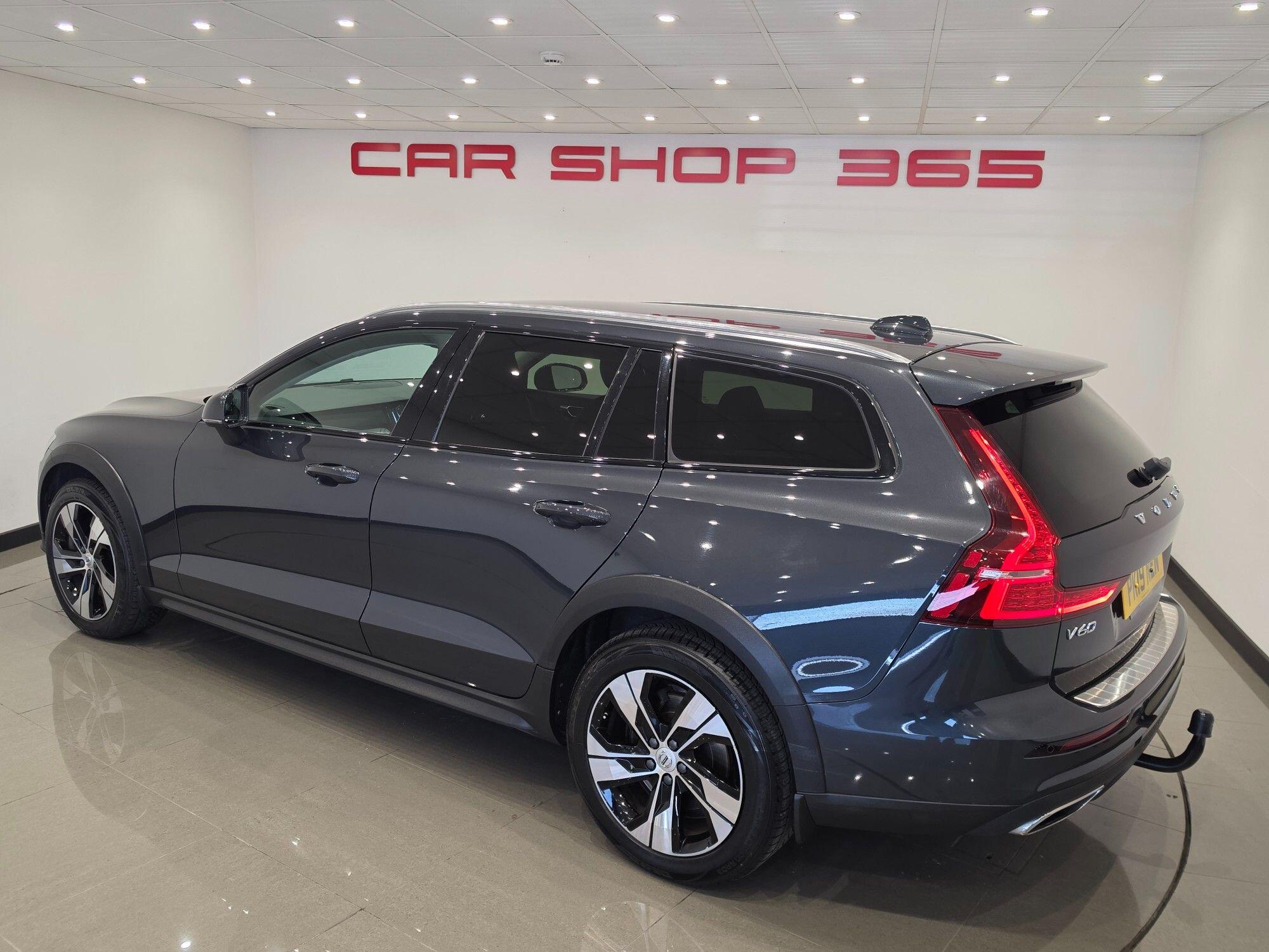 Volvo V60 Cross Country view 50