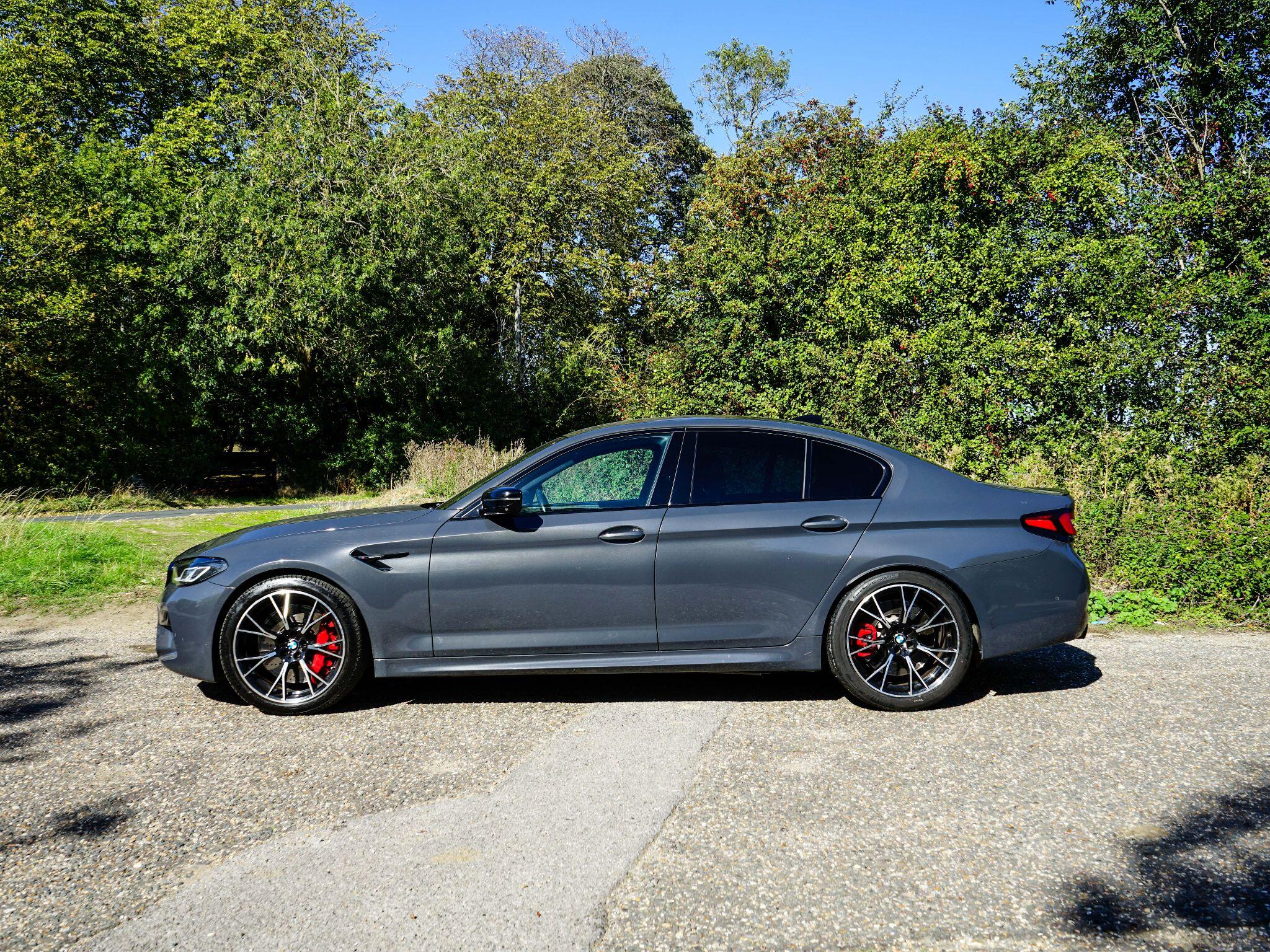 BMW M5 view 2