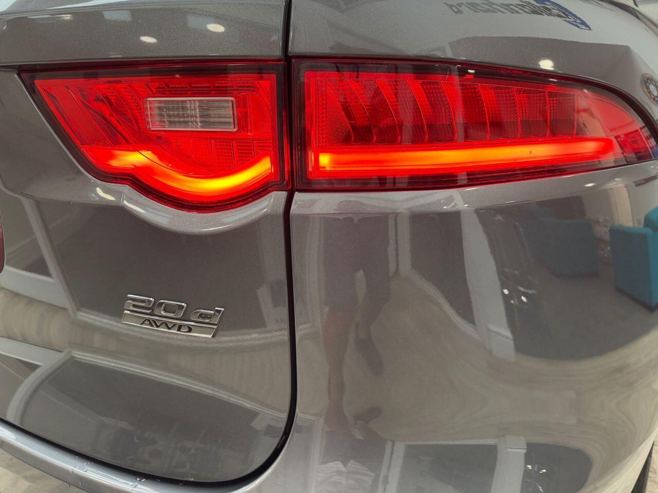 Jaguar F-Pace view 21