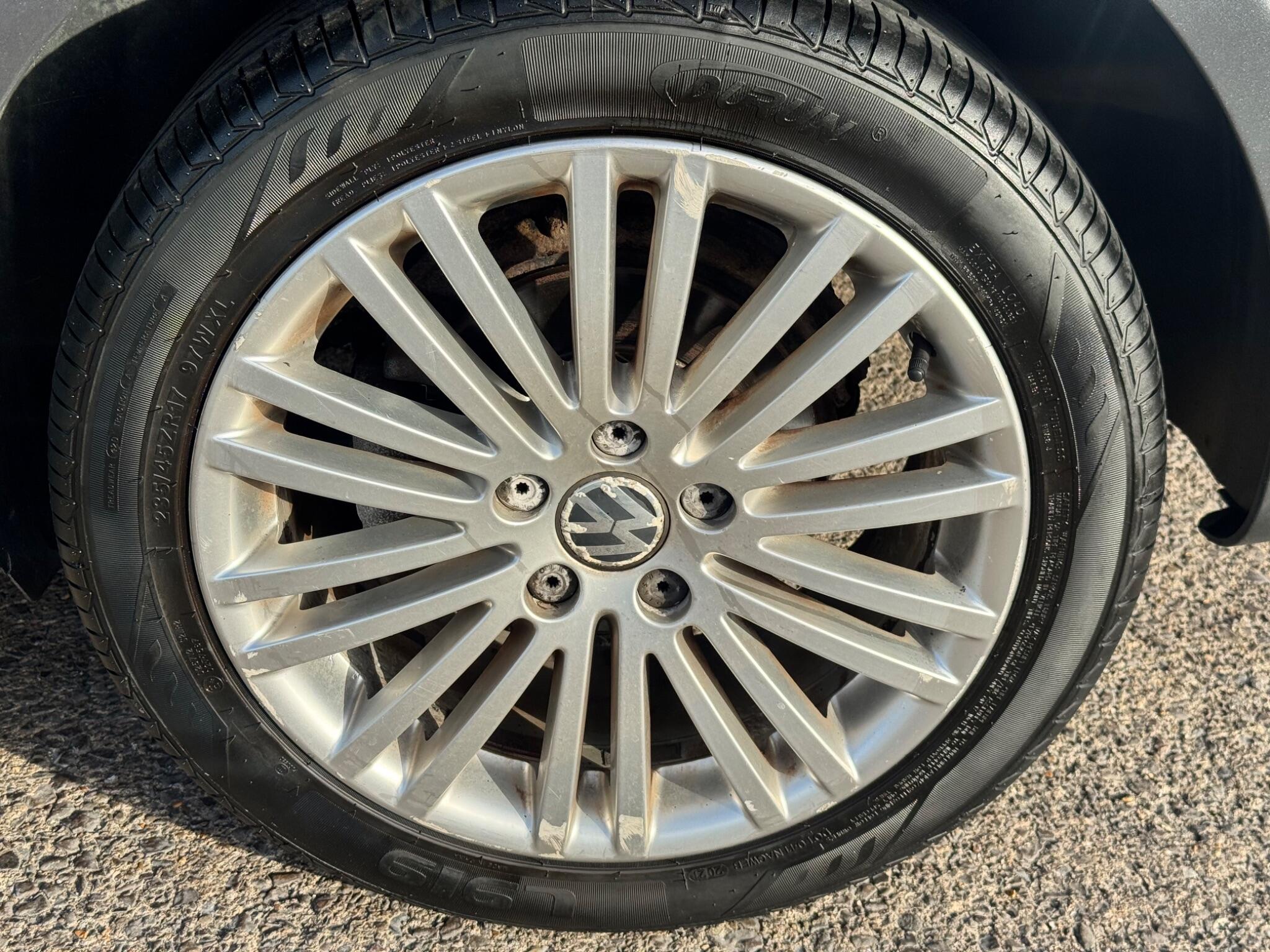 Volkswagen Touran view 42
