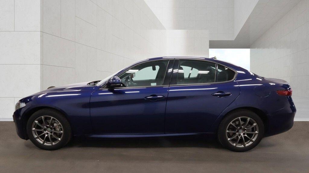 Alfa Romeo Giulia view 7