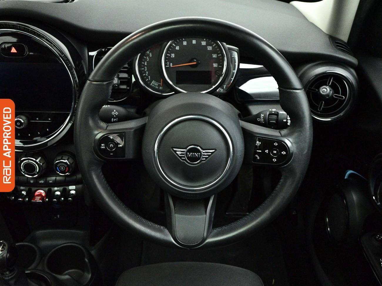Mini Hatch view 9