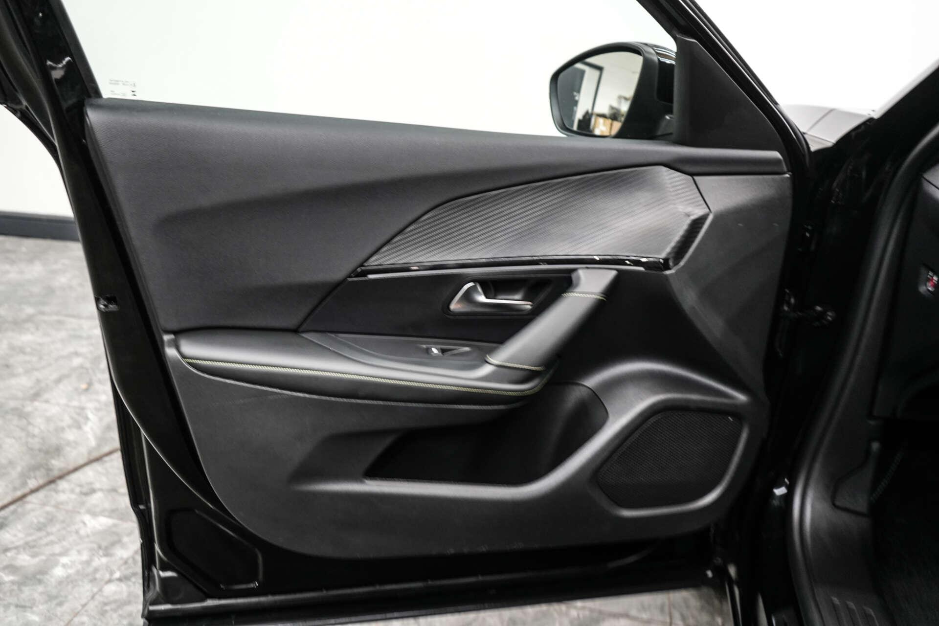 Peugeot e-2008 view 17