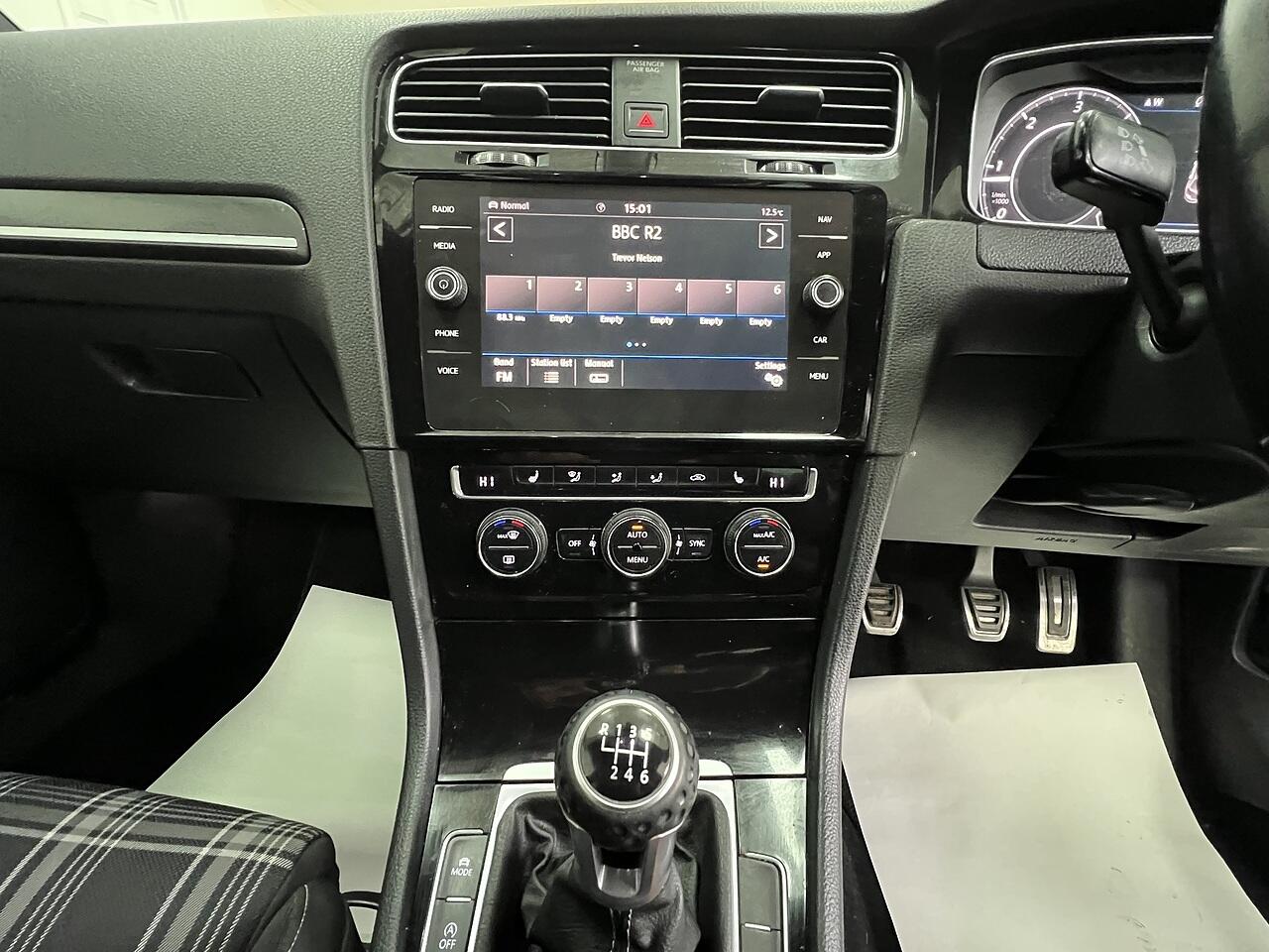Volkswagen Golf view 13