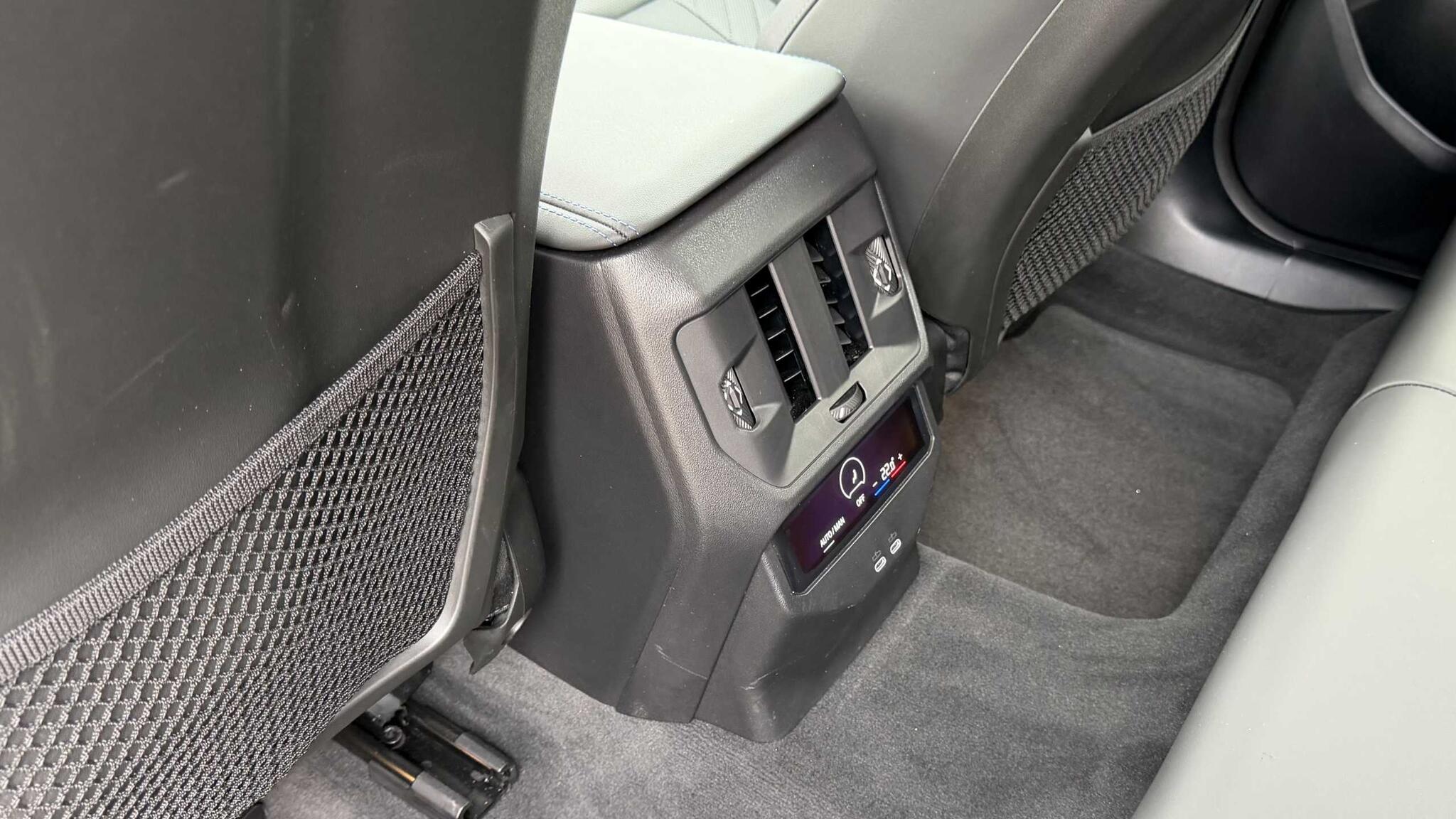 BMW X3 view 32